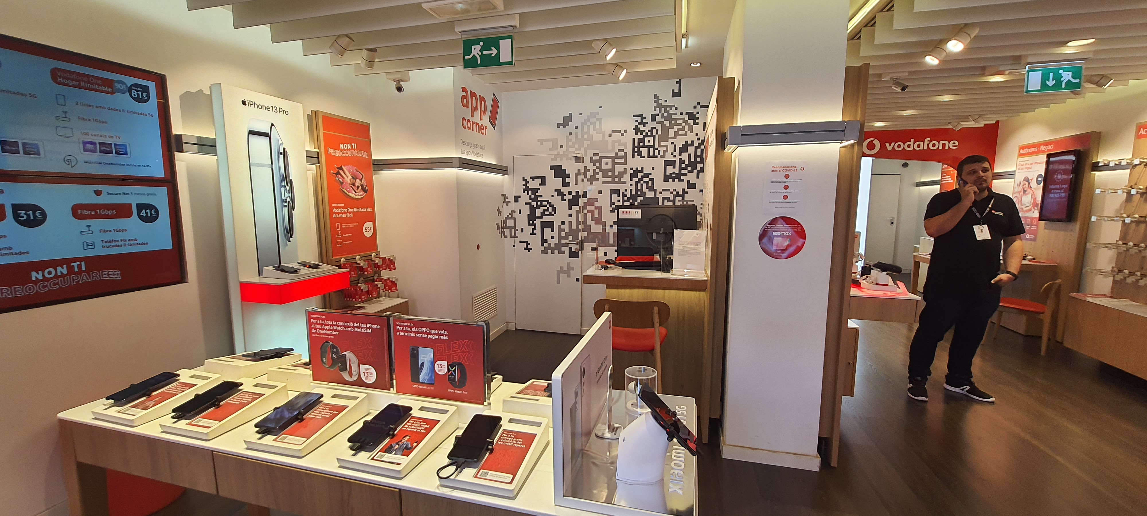 Vodafone Figueres - Rambla foto