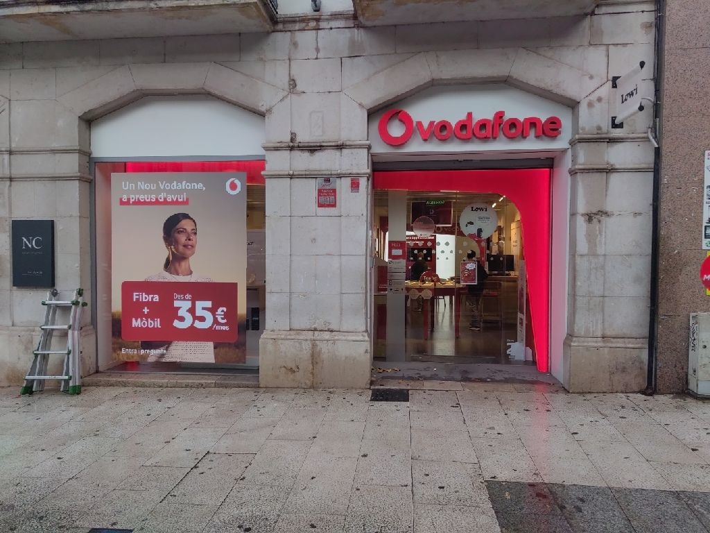 Vodafone Figueres - Rambla