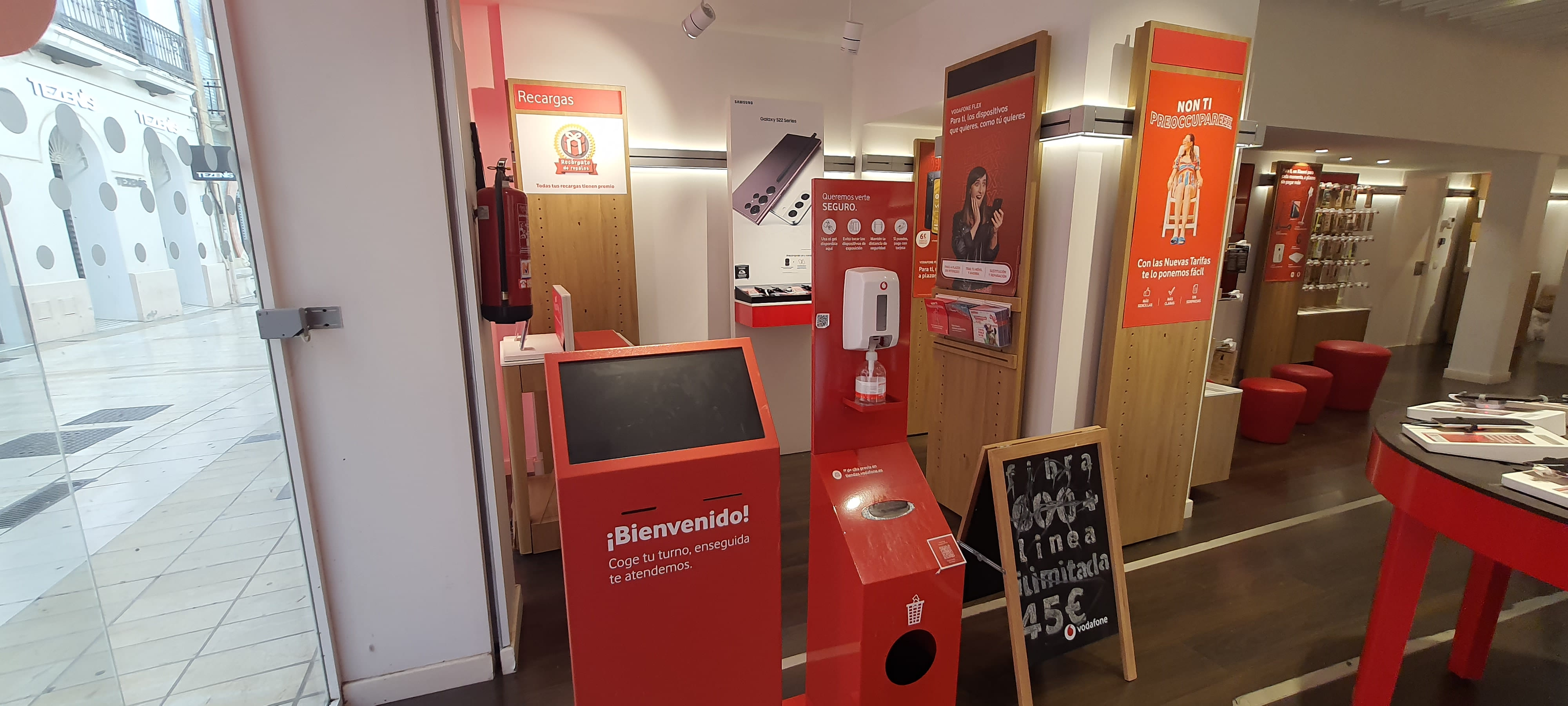 Vodafone Huelva - Palacios foto
