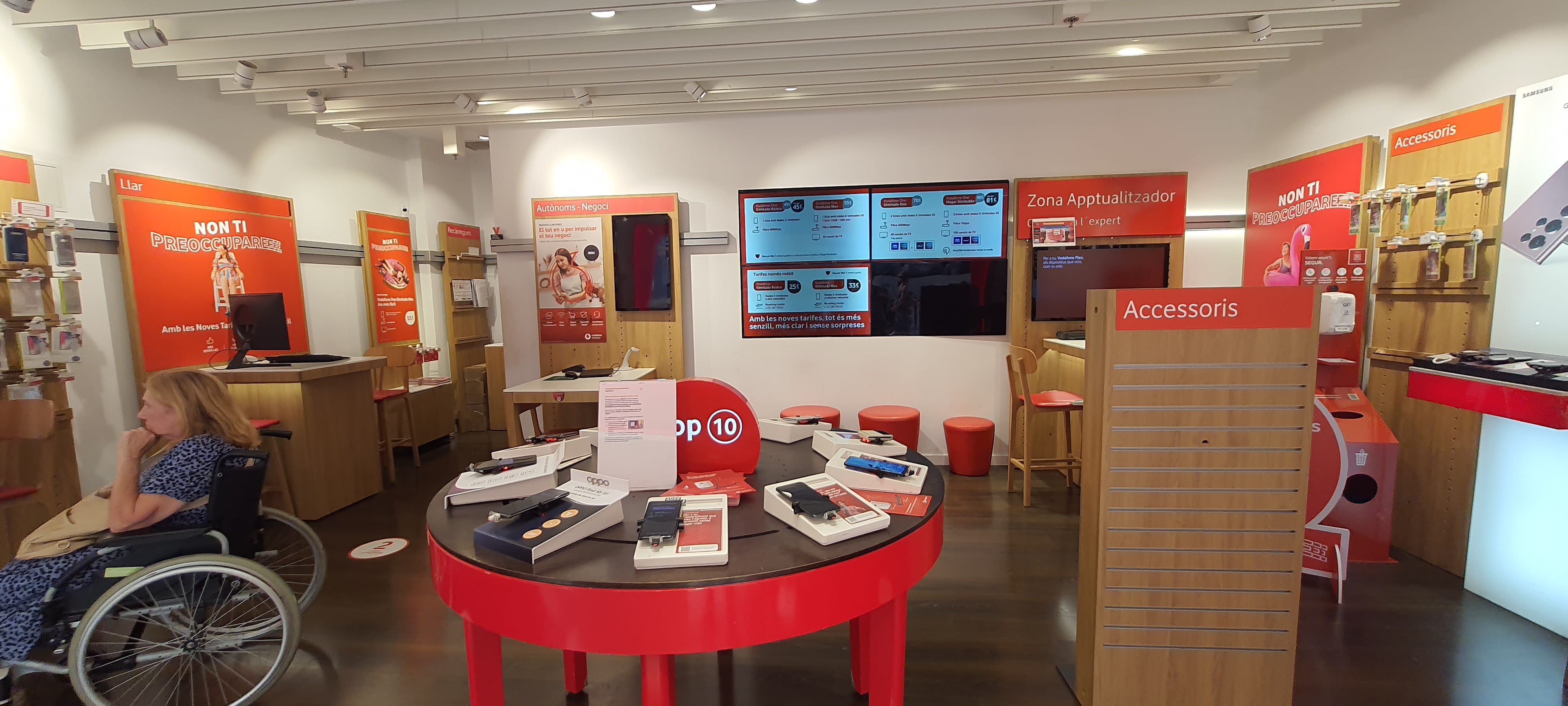 Vodafone Hospitalet - CC Gran Via foto