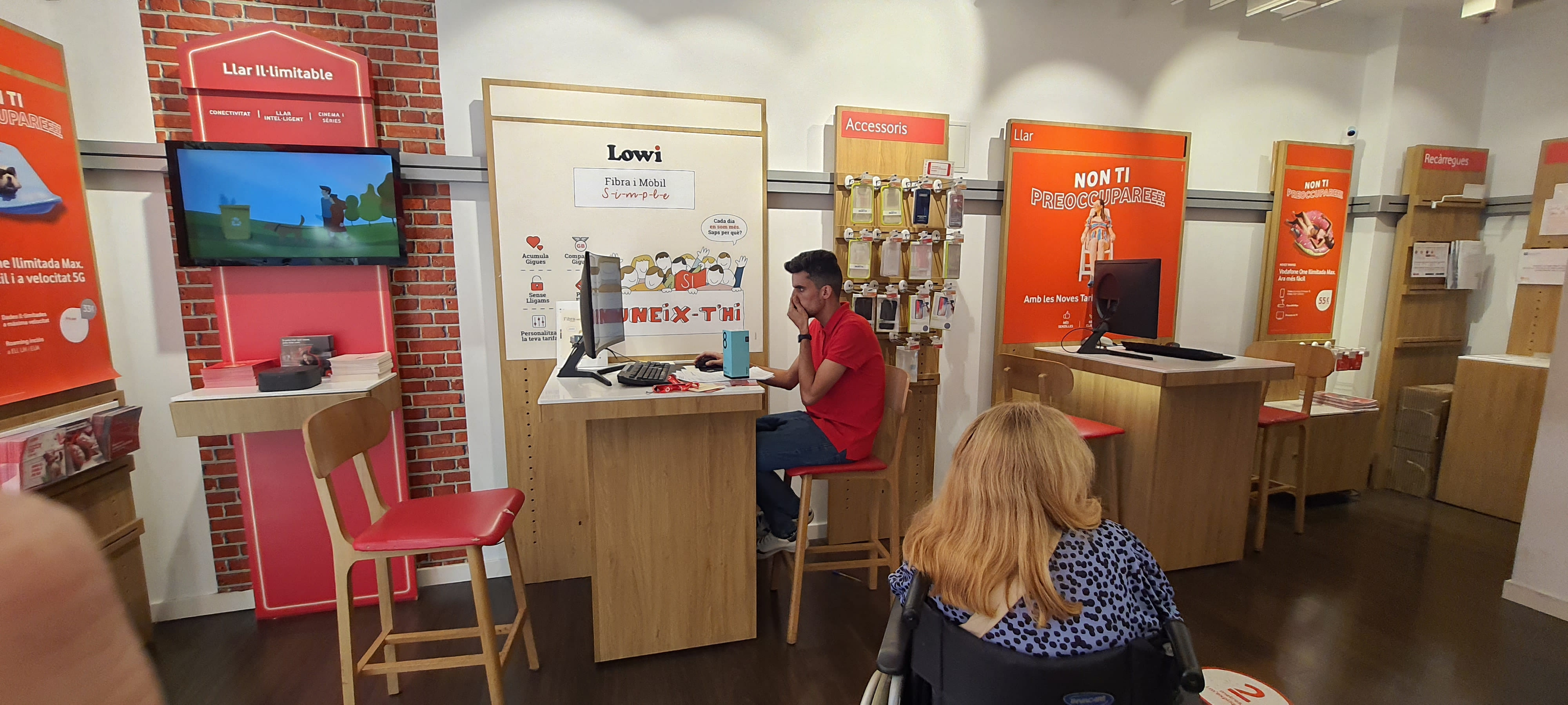 Vodafone Hospitalet - CC Gran Via foto