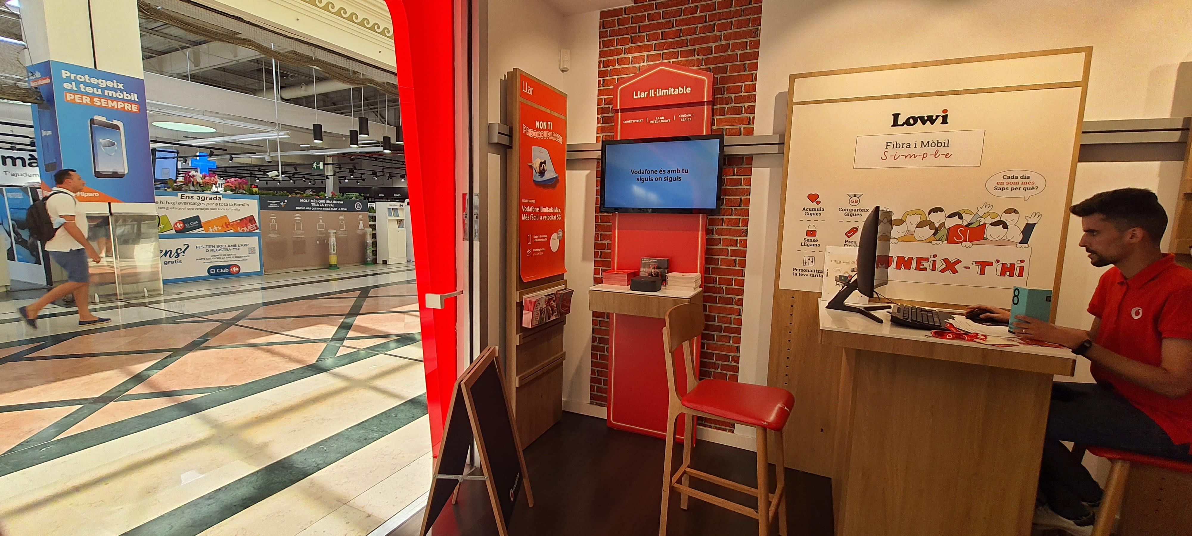 Vodafone Hospitalet - CC Gran Via foto