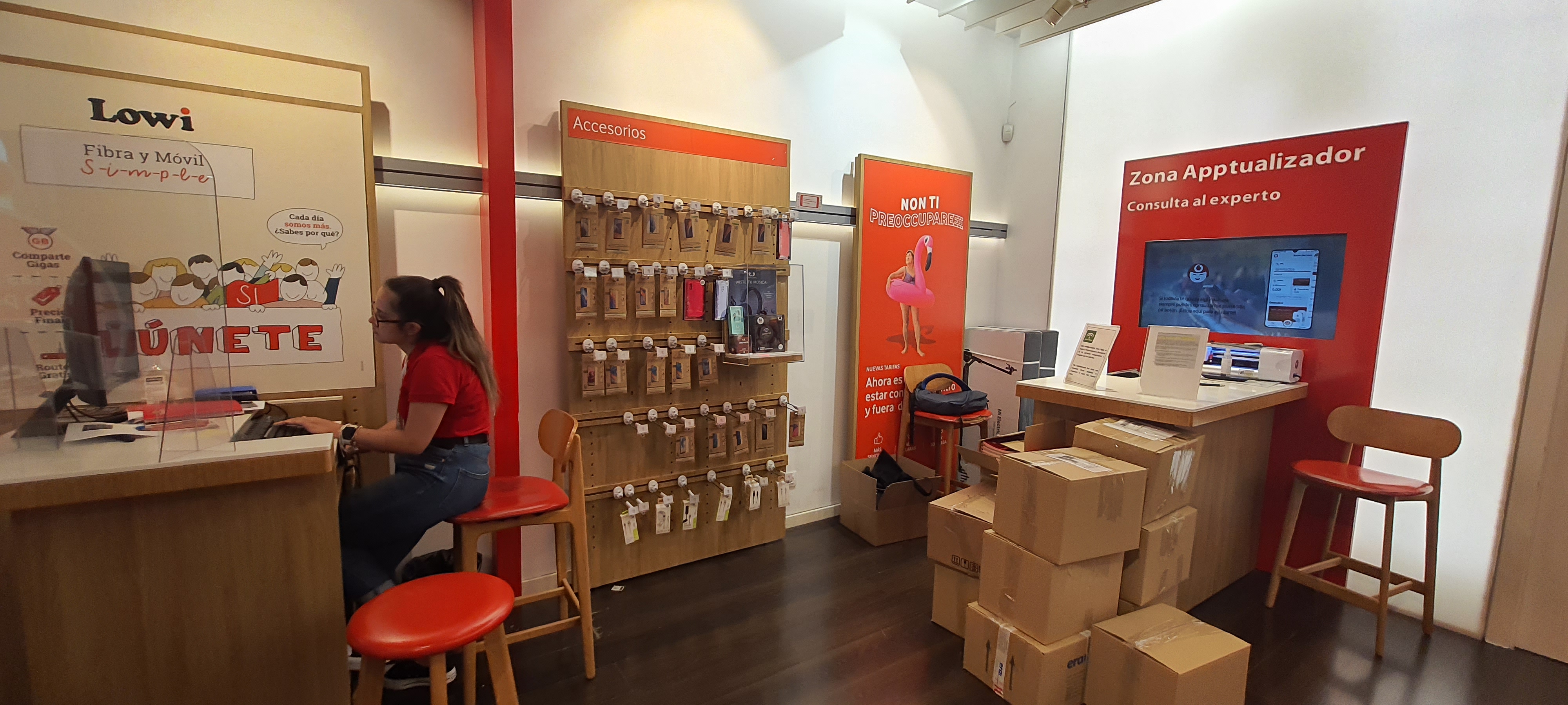 Vodafone Algeciras - CC Puerta Europa foto
