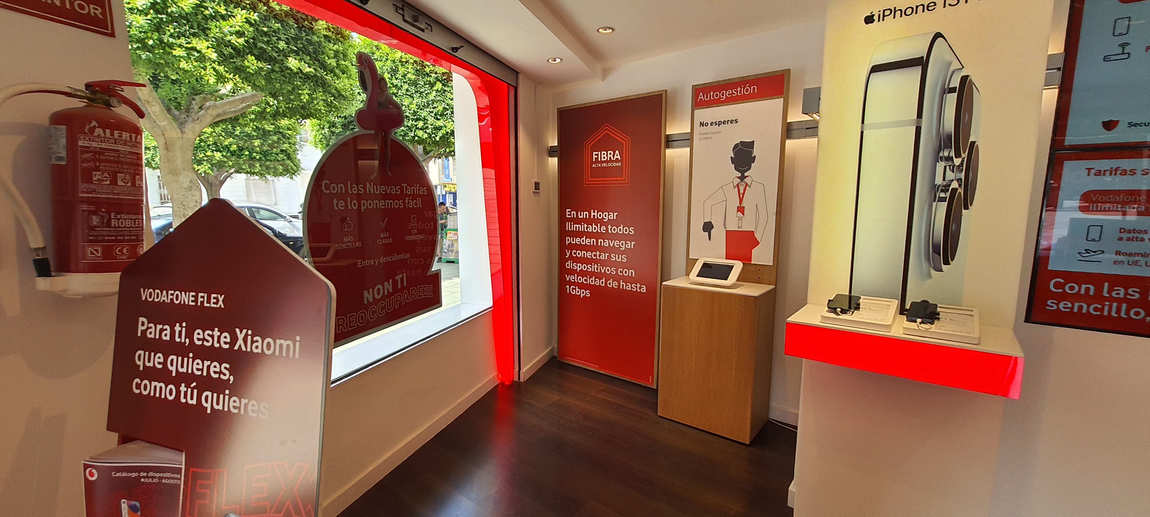 Vodafone Bulevar de El Ejido, 358 foto