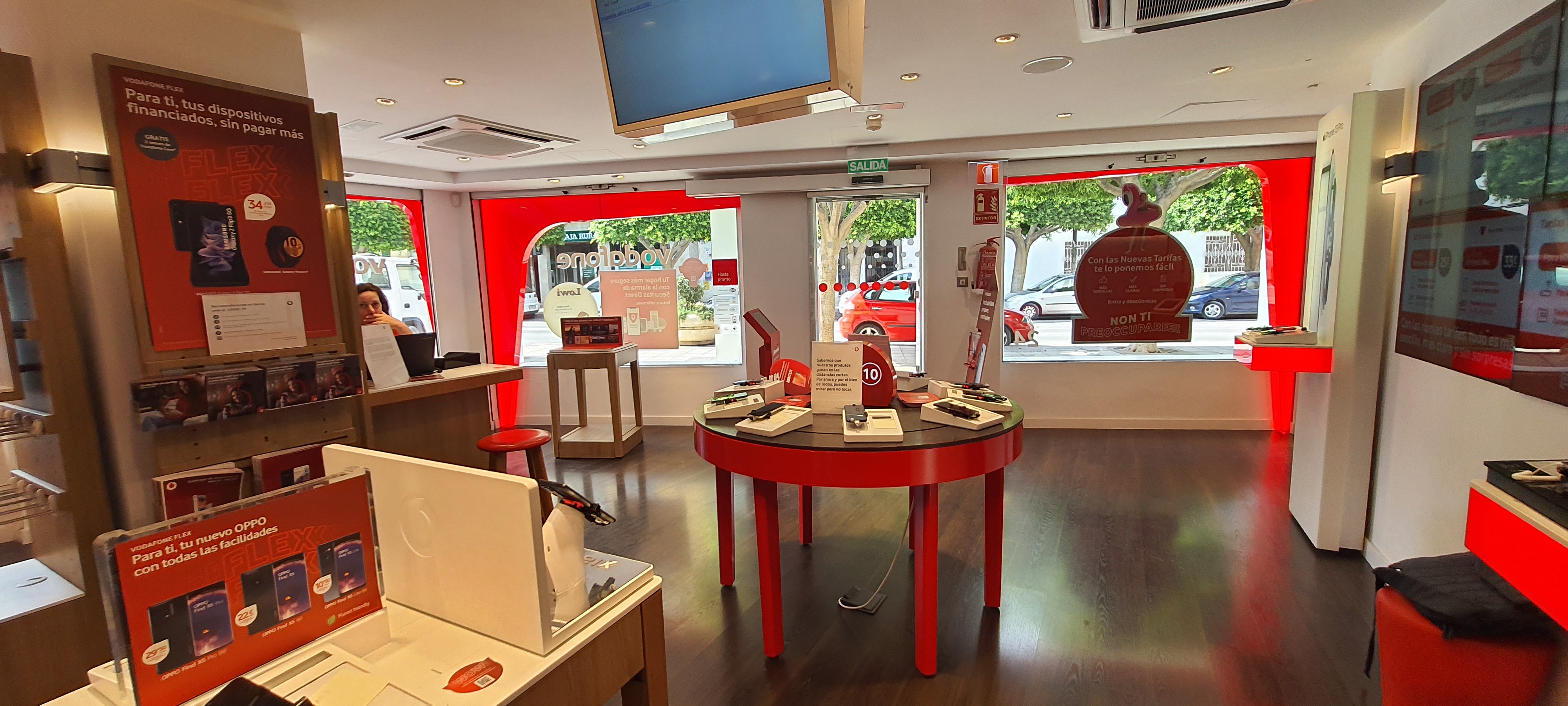 Vodafone Bulevar de El Ejido, 358 foto