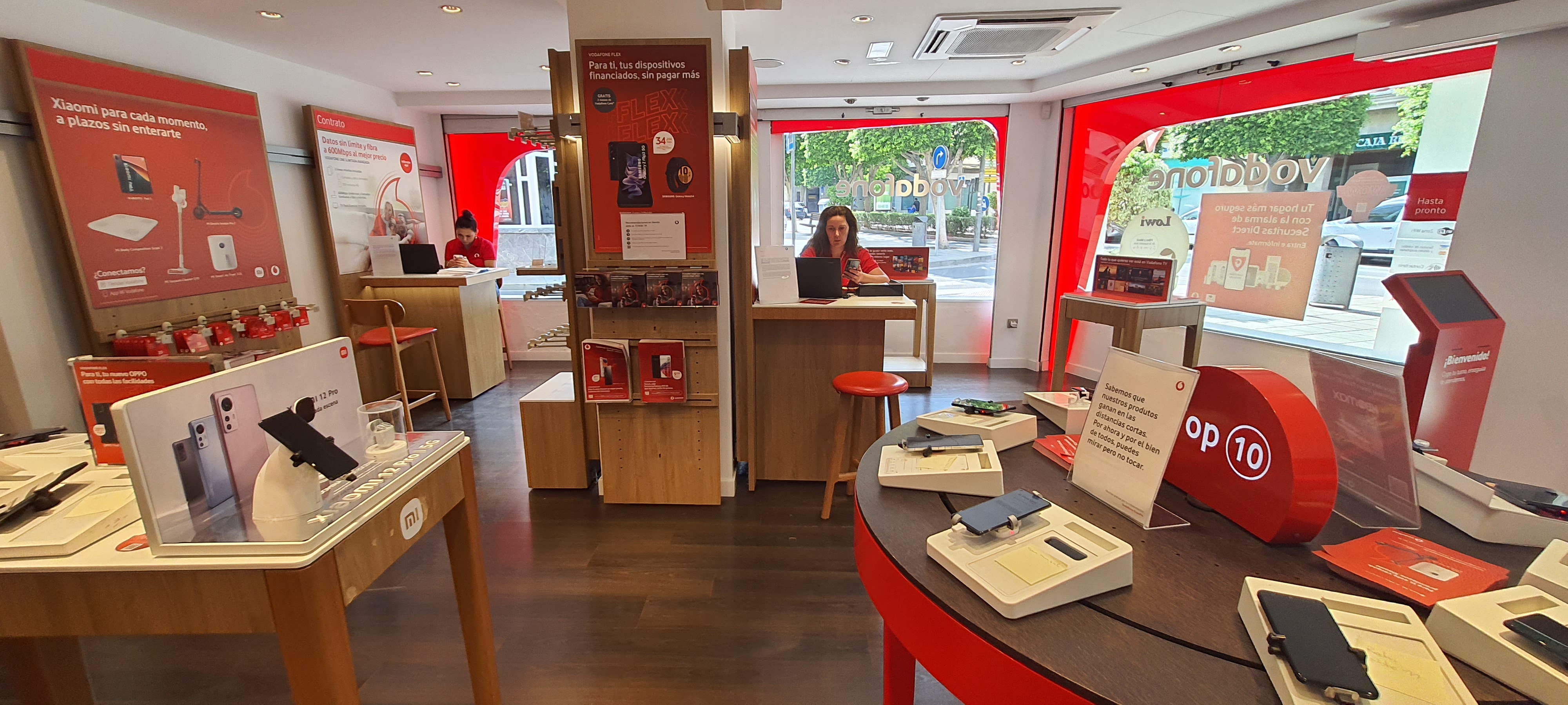 Vodafone Bulevar de El Ejido, 358 foto