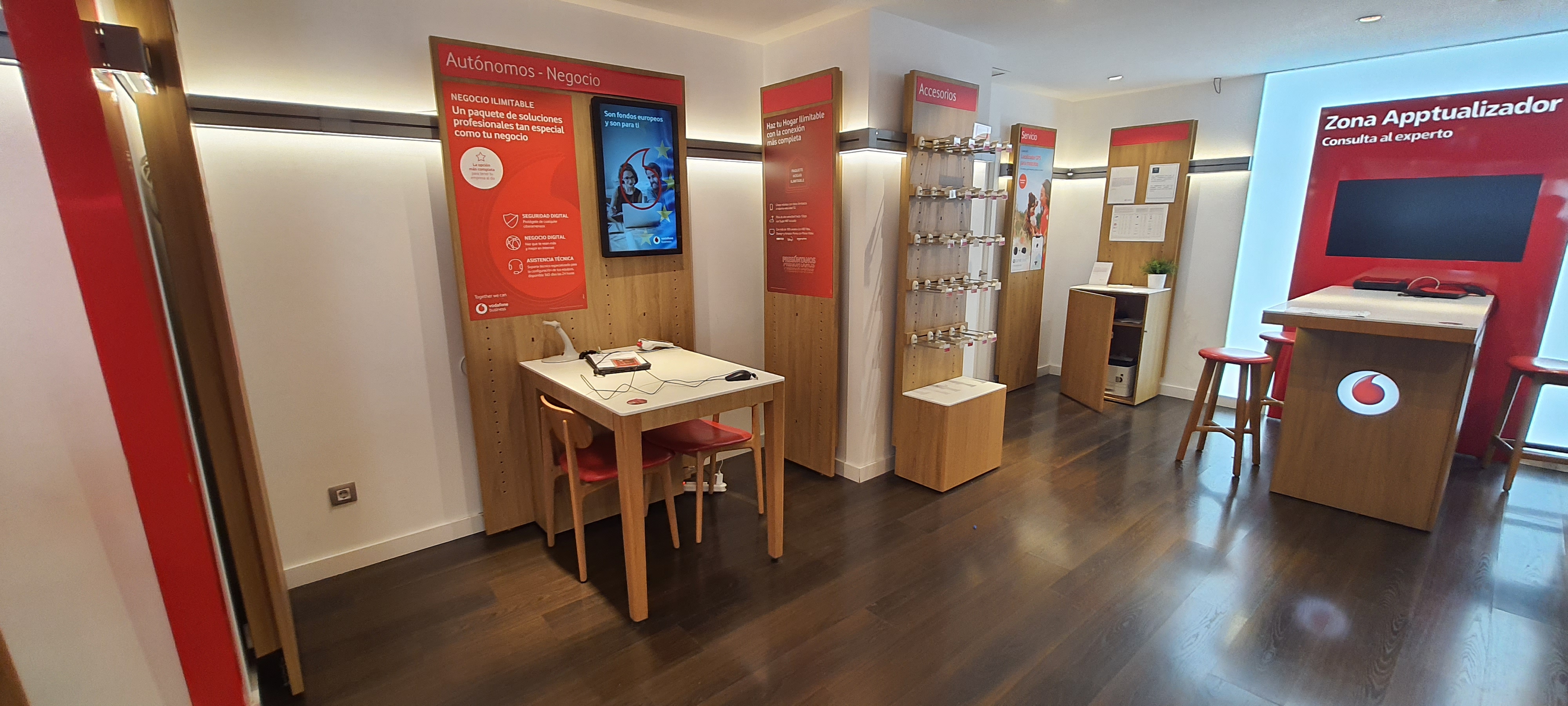 Vodafone Bulevar de El Ejido, 358 foto