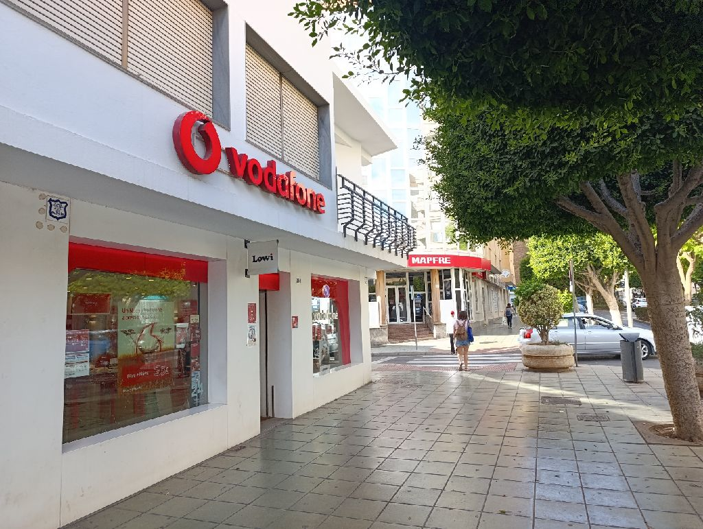Vodafone Bulevar de El Ejido, 358 foto