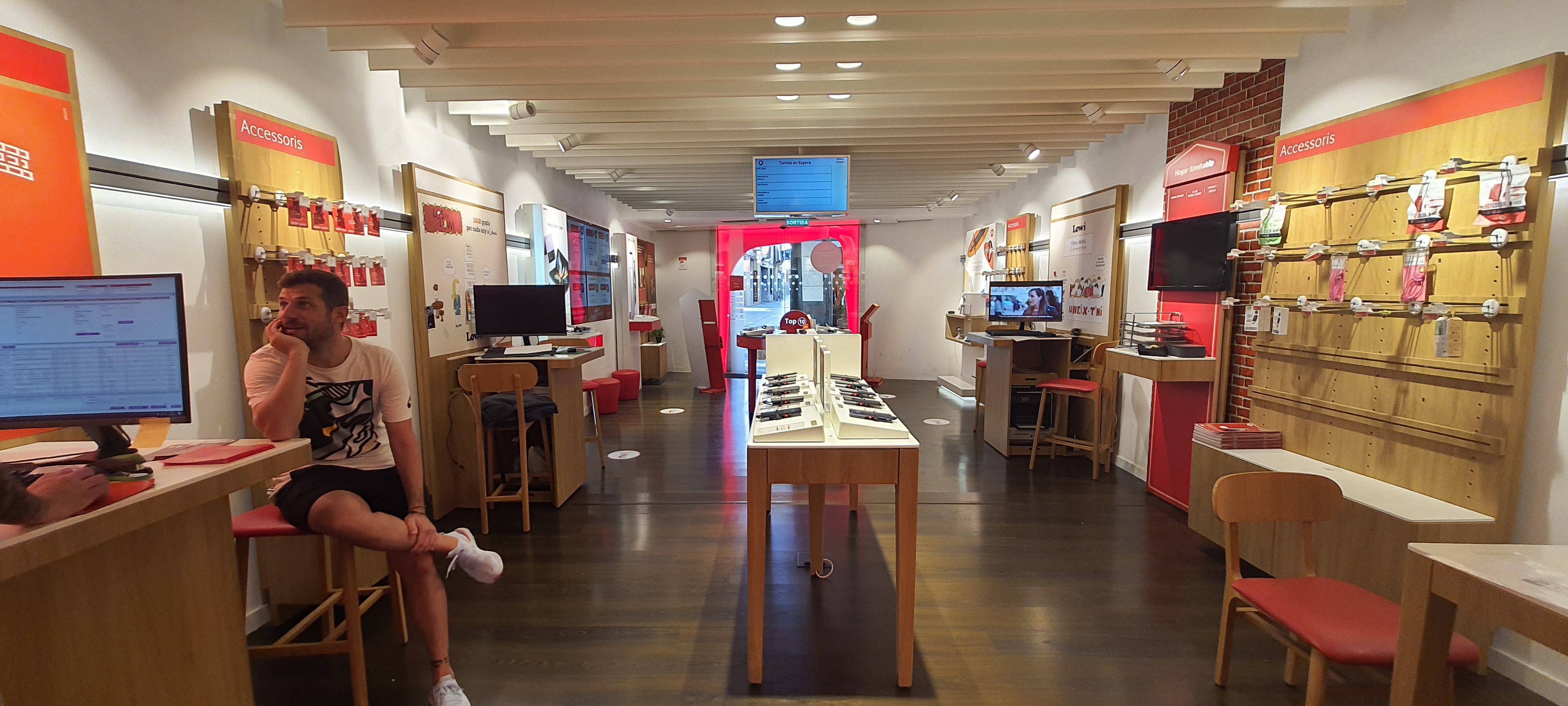Vodafone Mataró - Riera foto