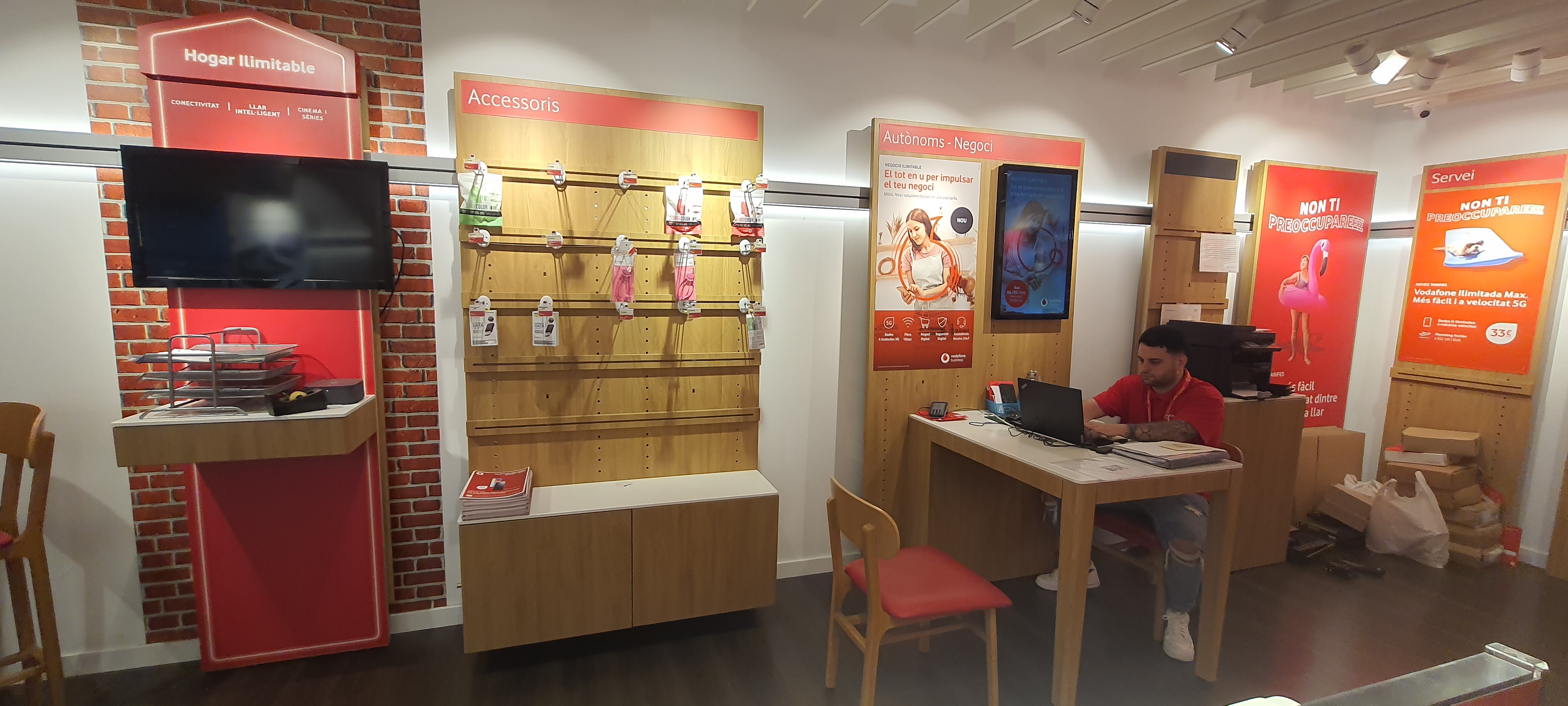 Vodafone Mataró - Riera foto