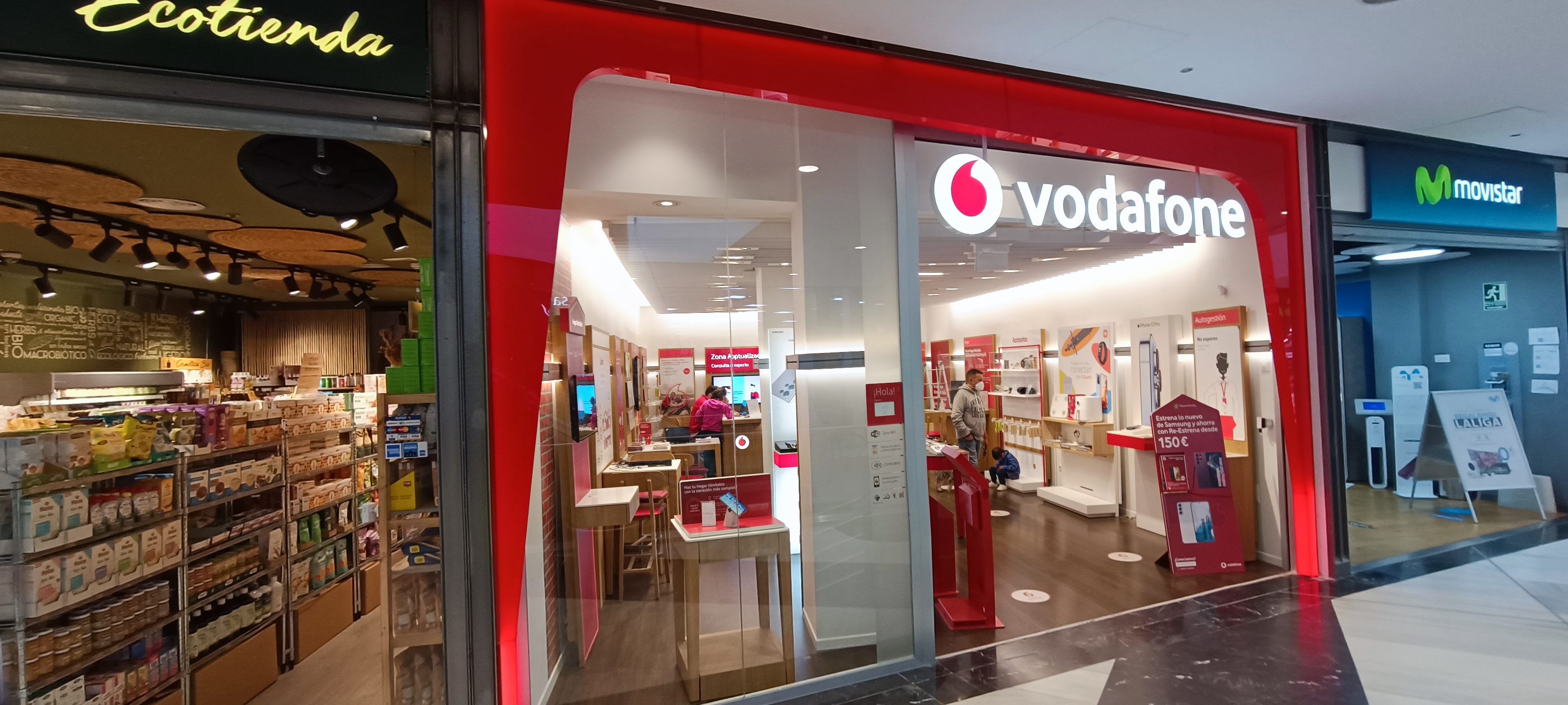Vodafone Alcalá de Henares - CC Alcalá Magna foto