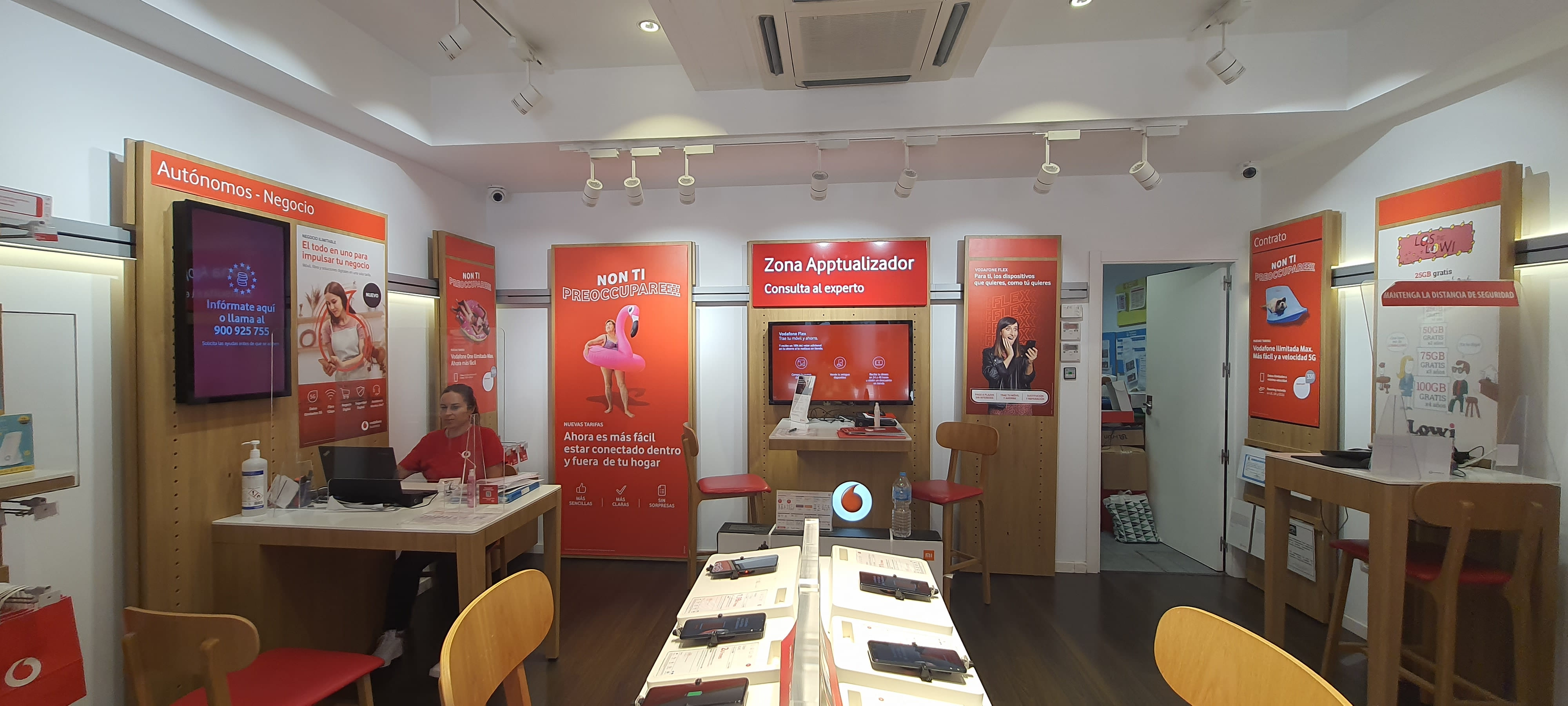 Vodafone La Linea de la Concepcion - C/ Real foto