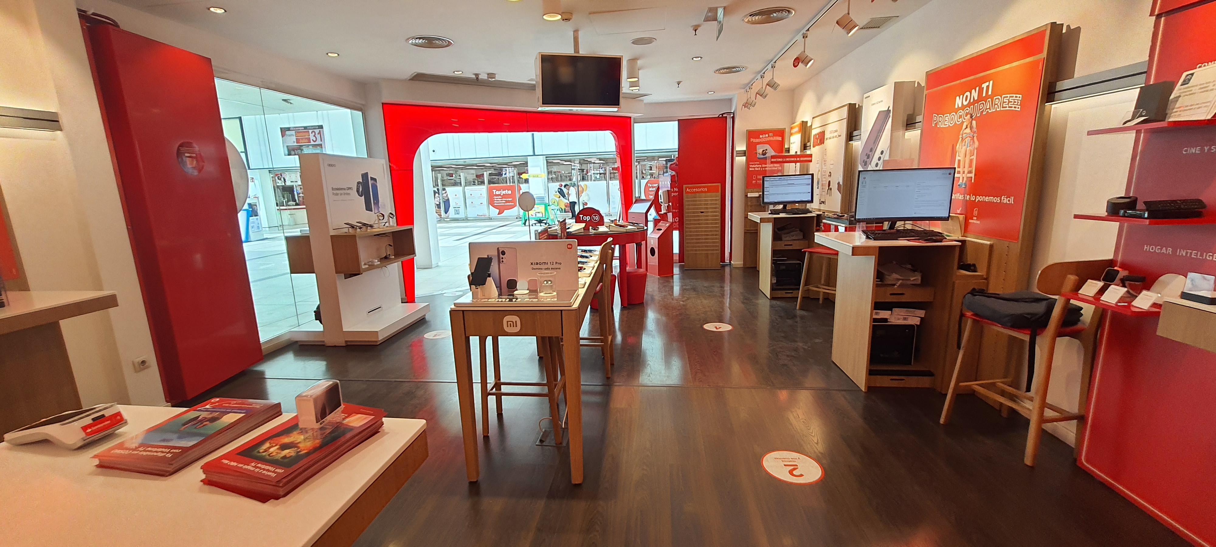 Vodafone Granada - CC Alcampo foto