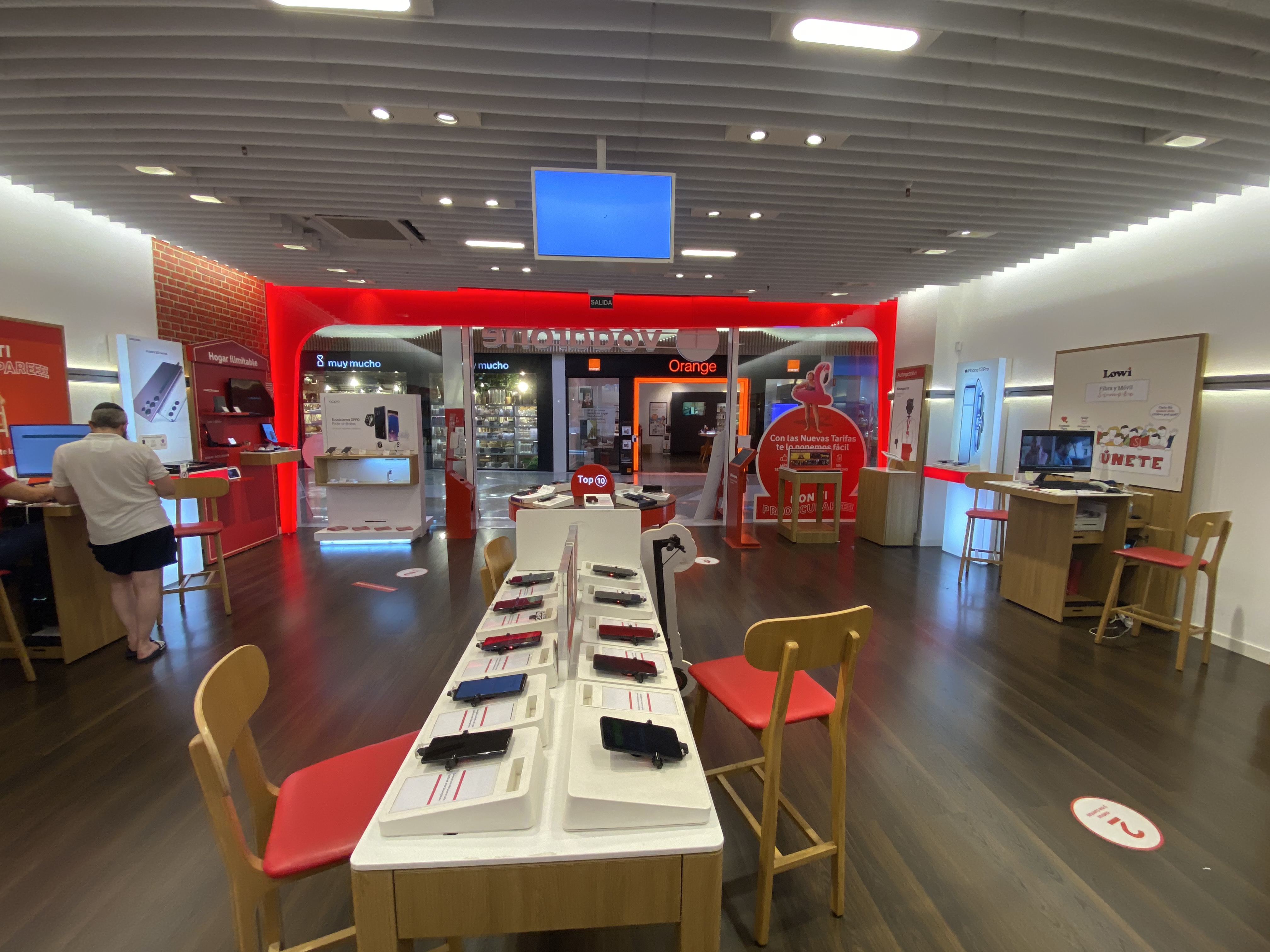 Vodafone Torremolinos - CC Carrefour el Pinillo foto