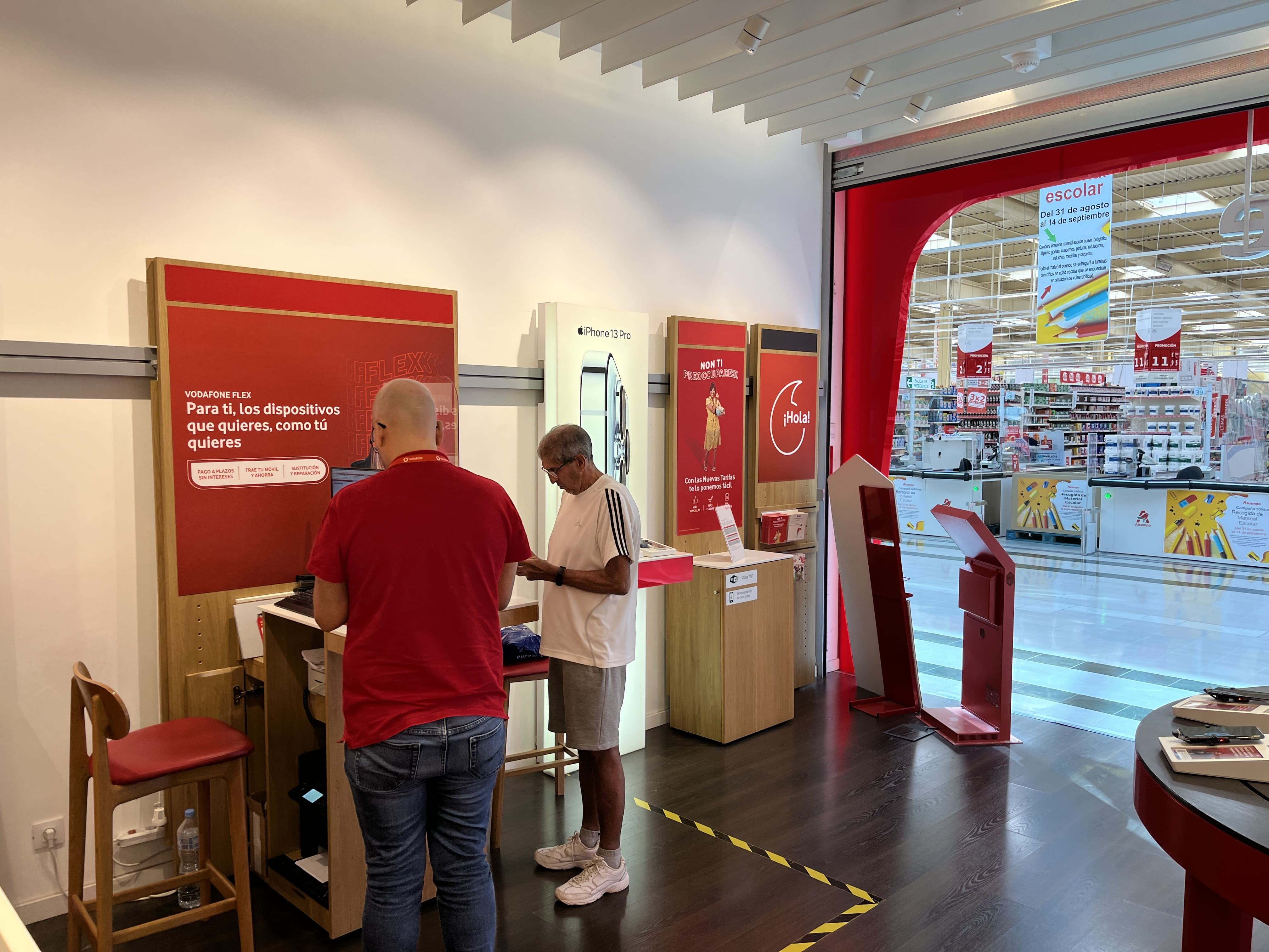 Vodafone Protava - CC La Villa 2 foto