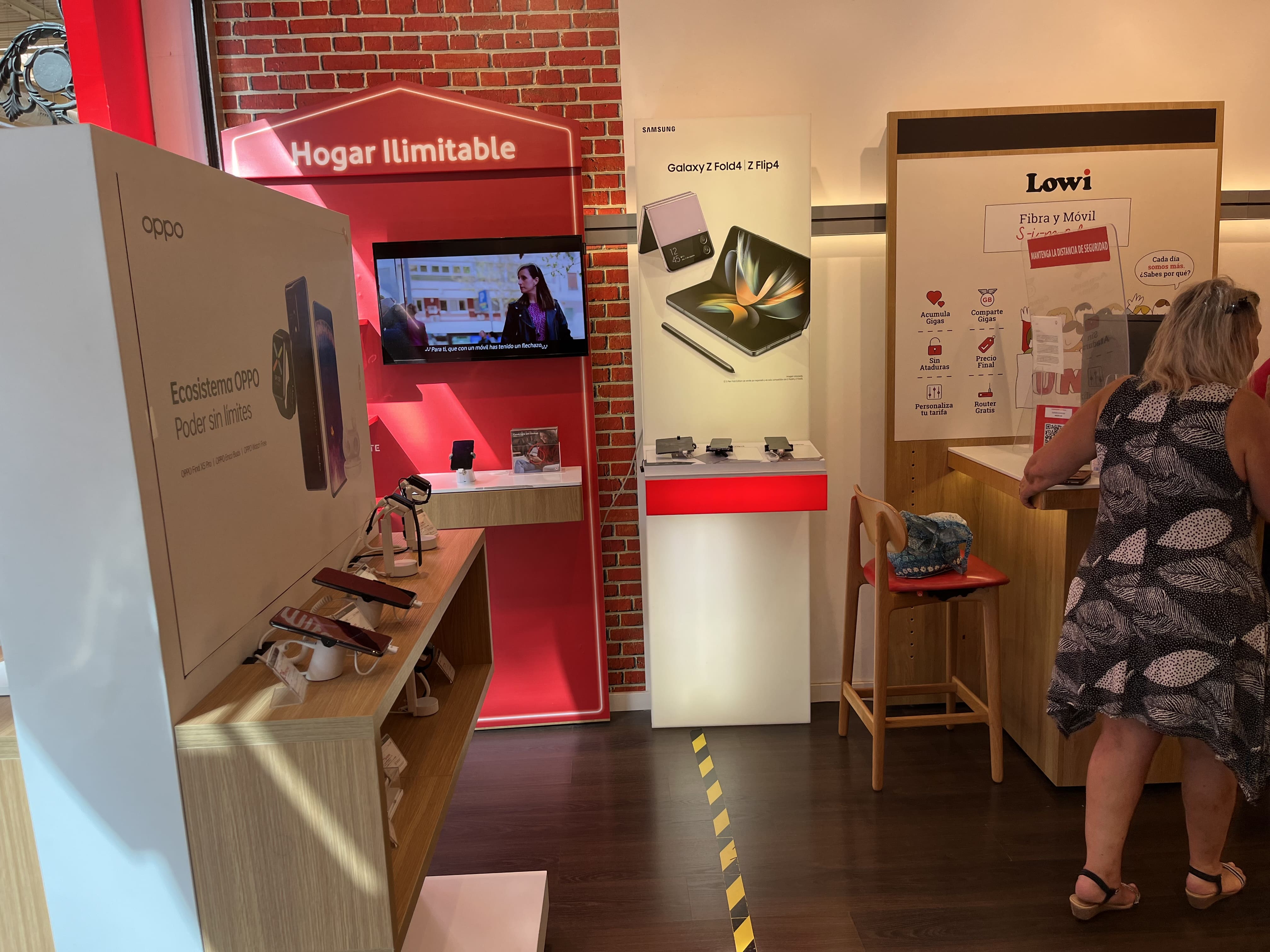 Vodafone Protava - CC La Villa 2 foto