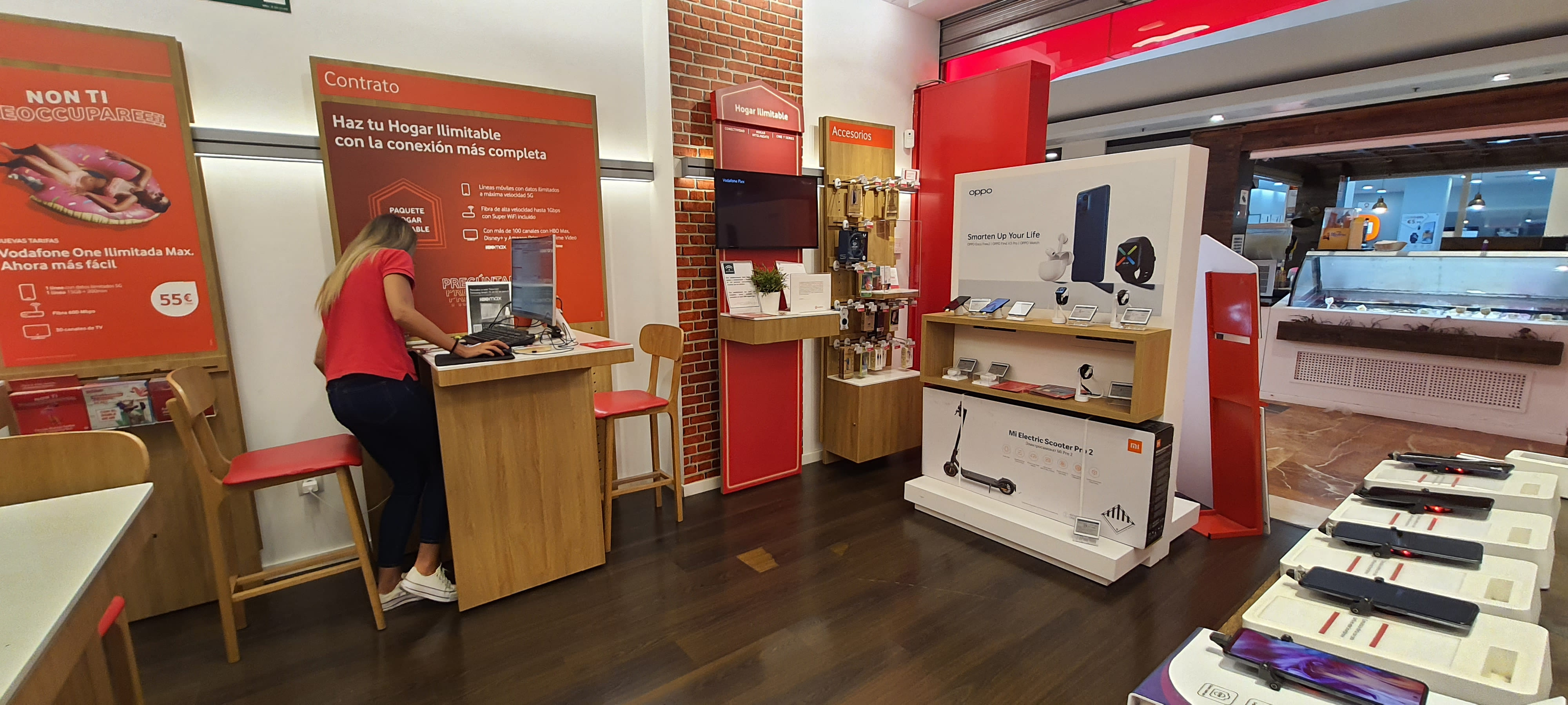 Vodafone CC Área Sur foto