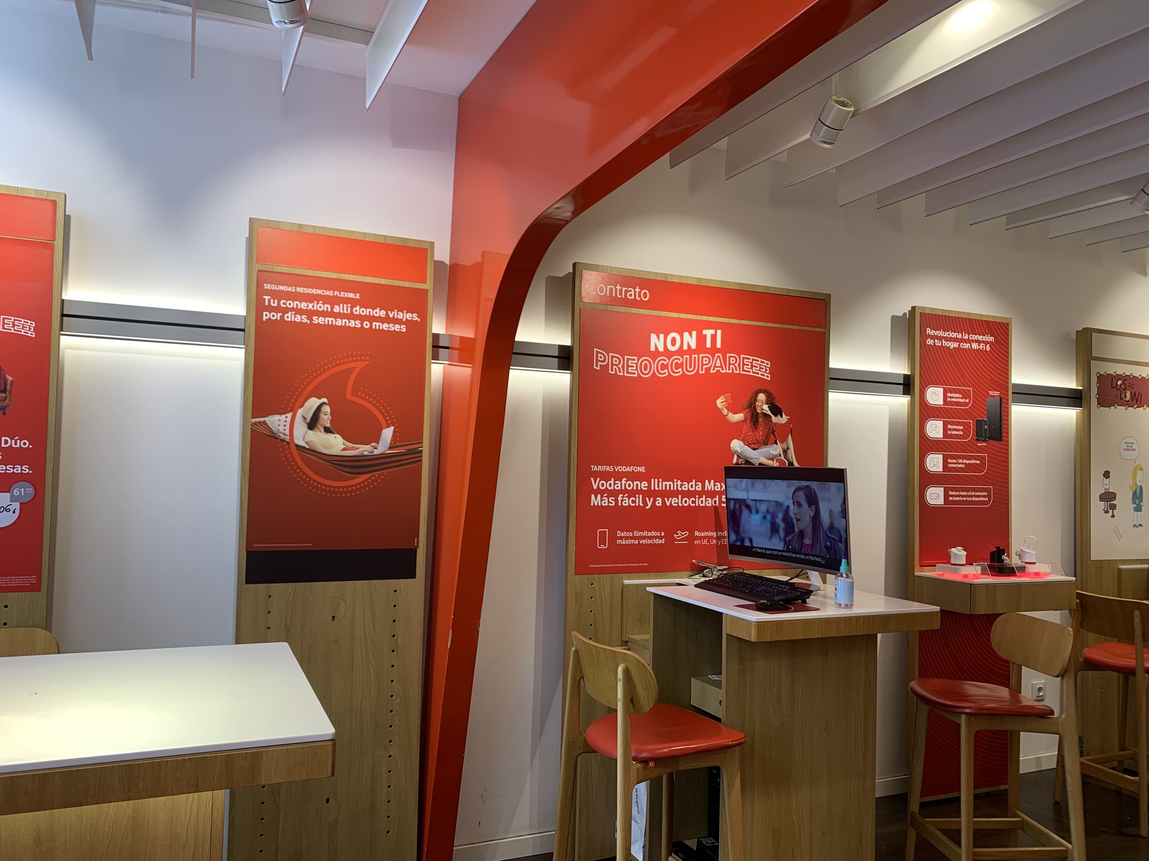 Vodafone Las Palmas - CC La Ballena foto