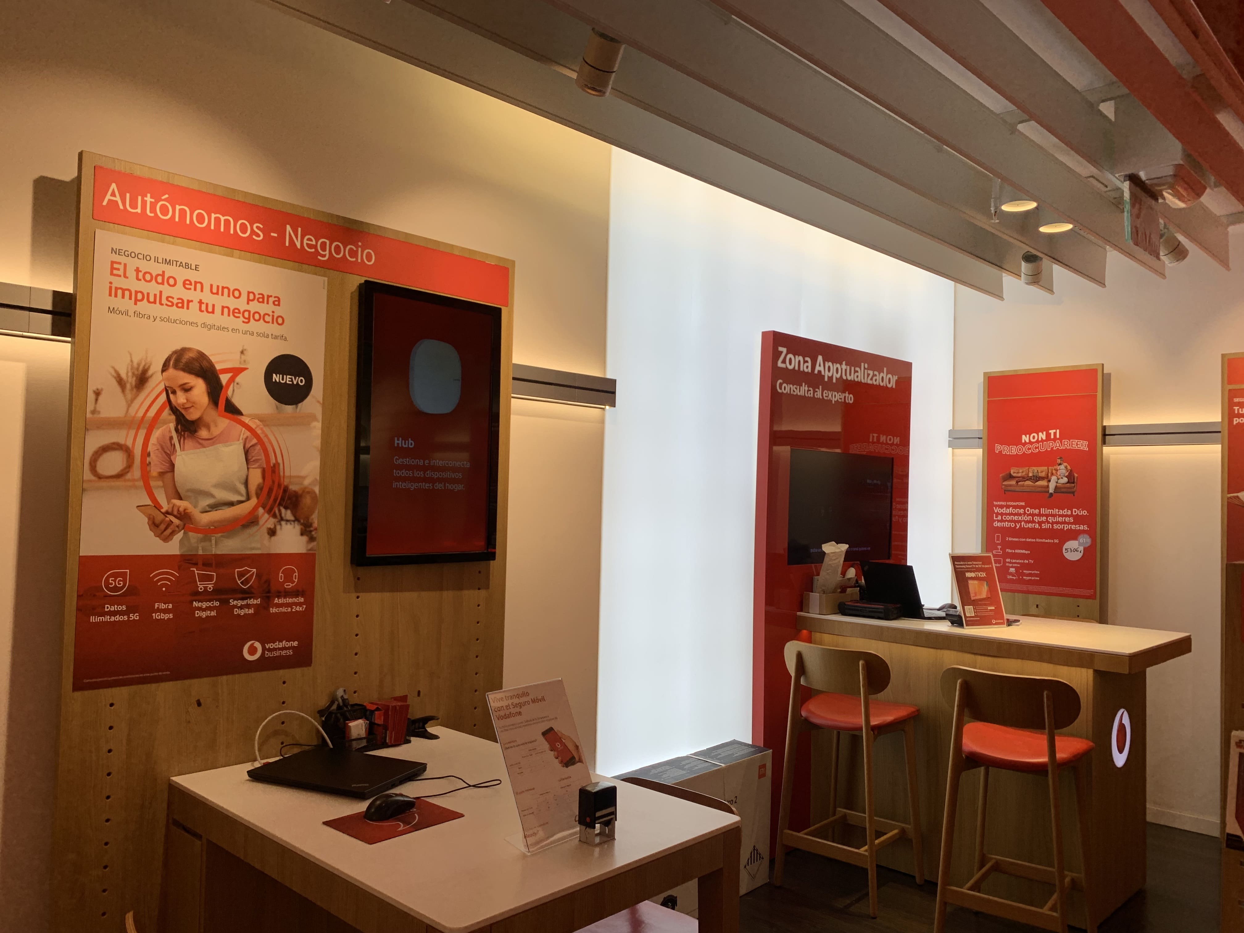 Vodafone Las Palmas - CC La Ballena foto