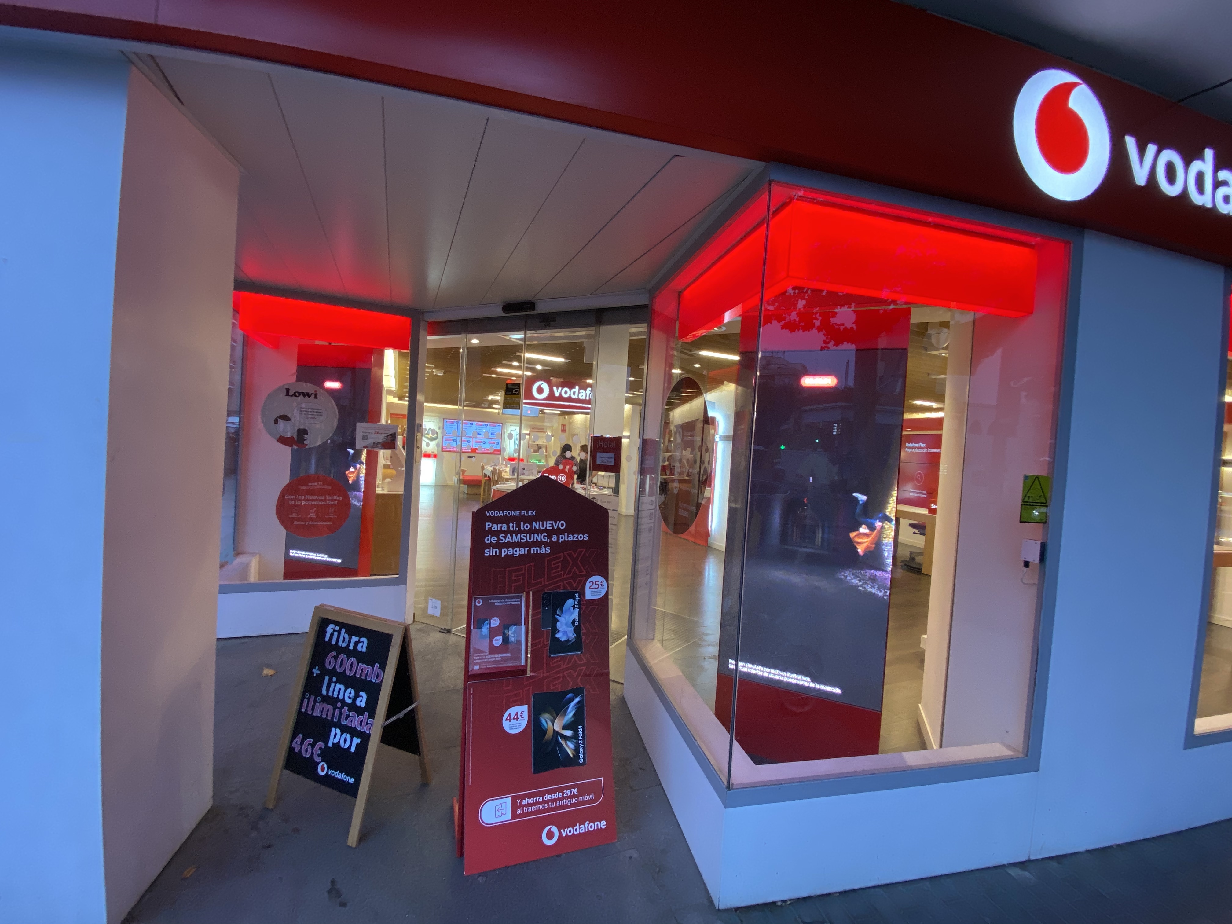 Vodafone Bravo Murillo, 212 foto