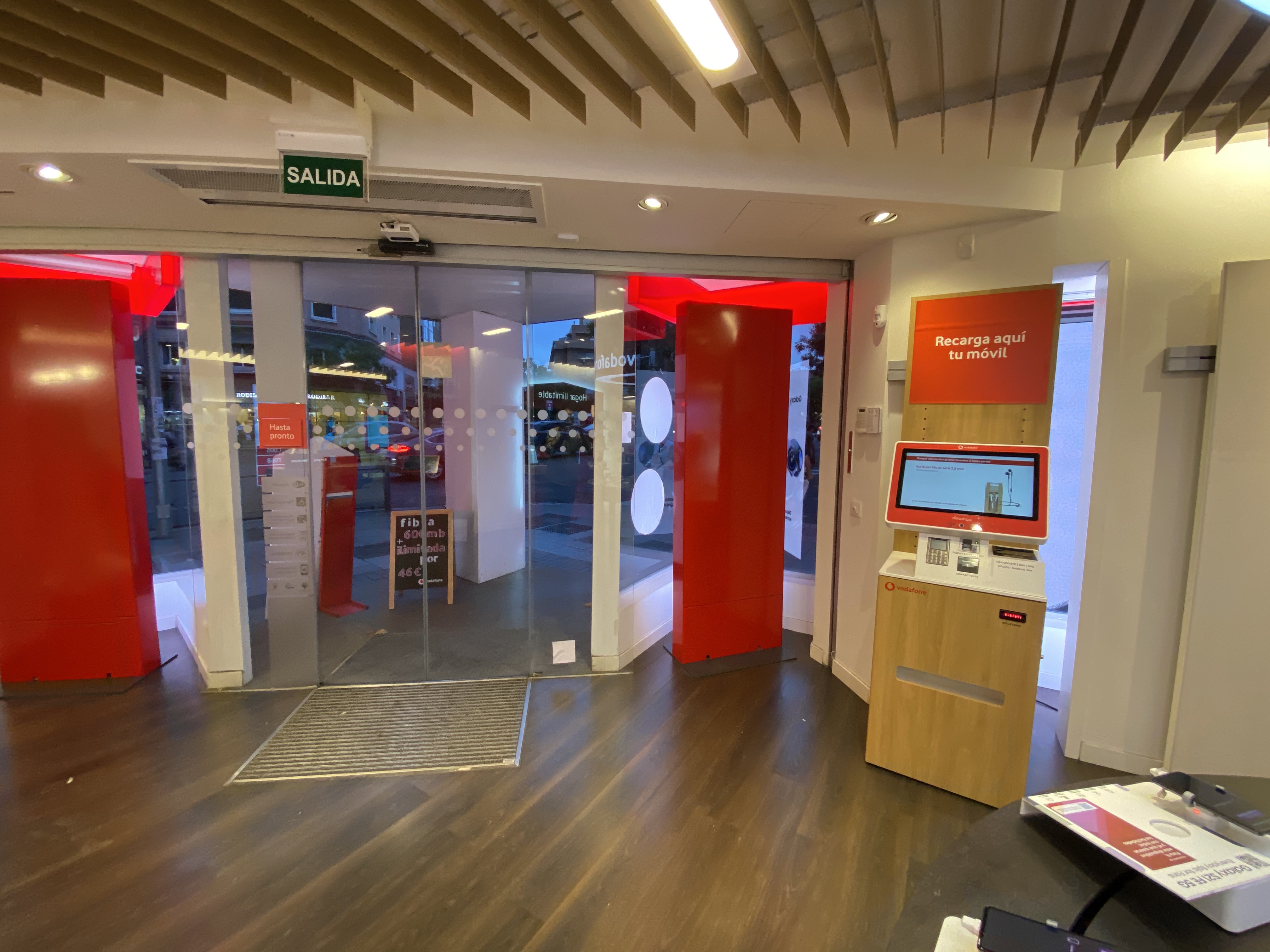 Vodafone Bravo Murillo, 212 foto
