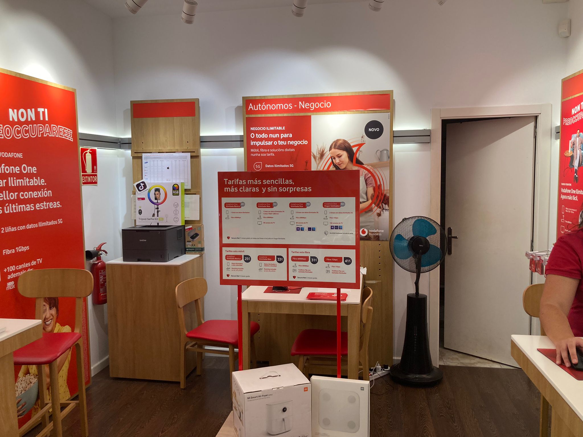 Vodafone Ferrol - CC Alcampo foto
