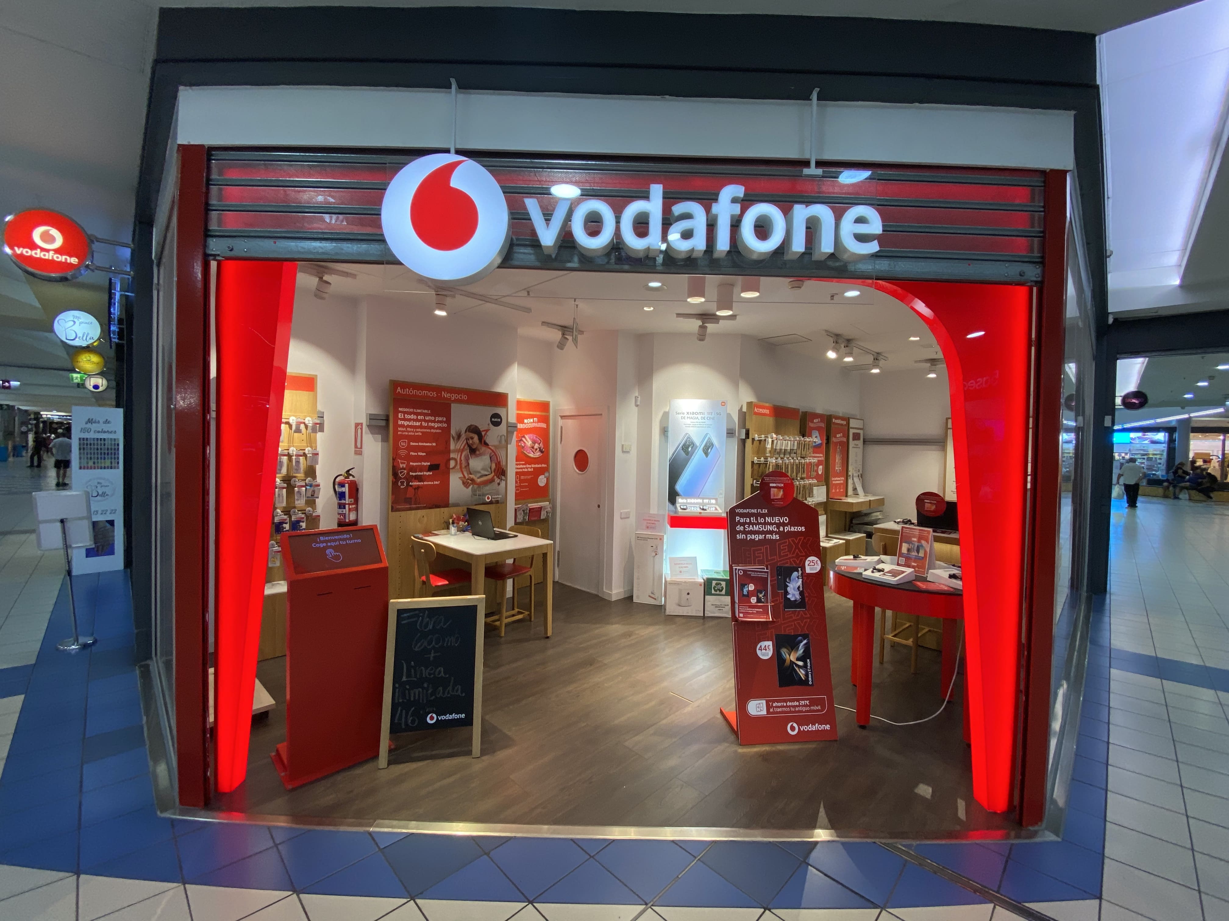 Vodafone CC Las Rosas foto