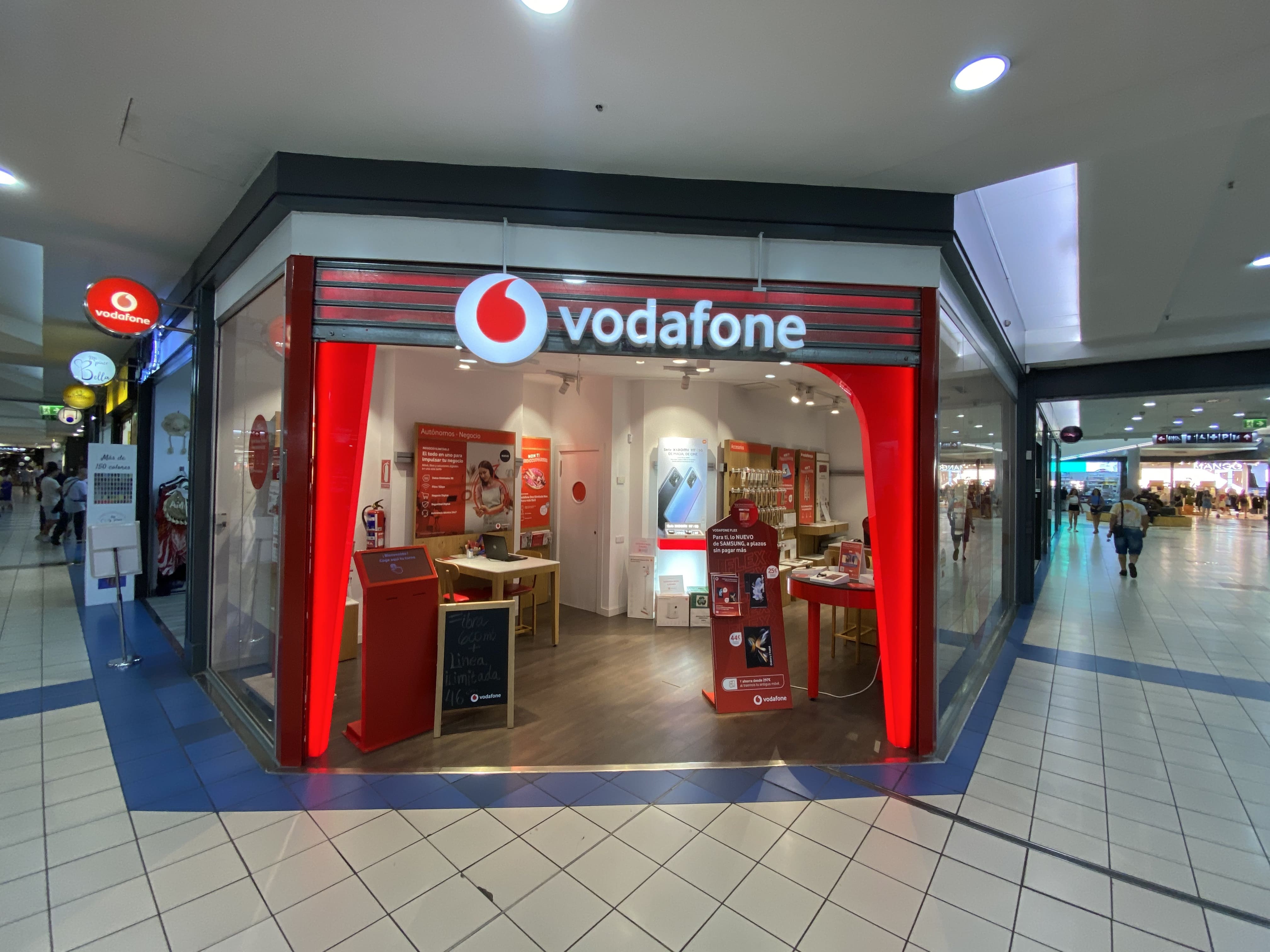 Vodafone CC Las Rosas