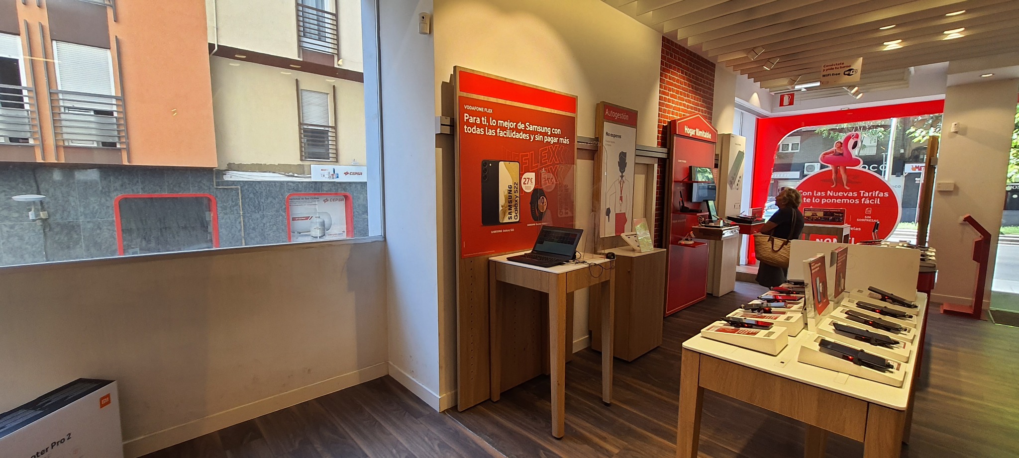 Vodafone Jaén - Avda de Andalucía foto