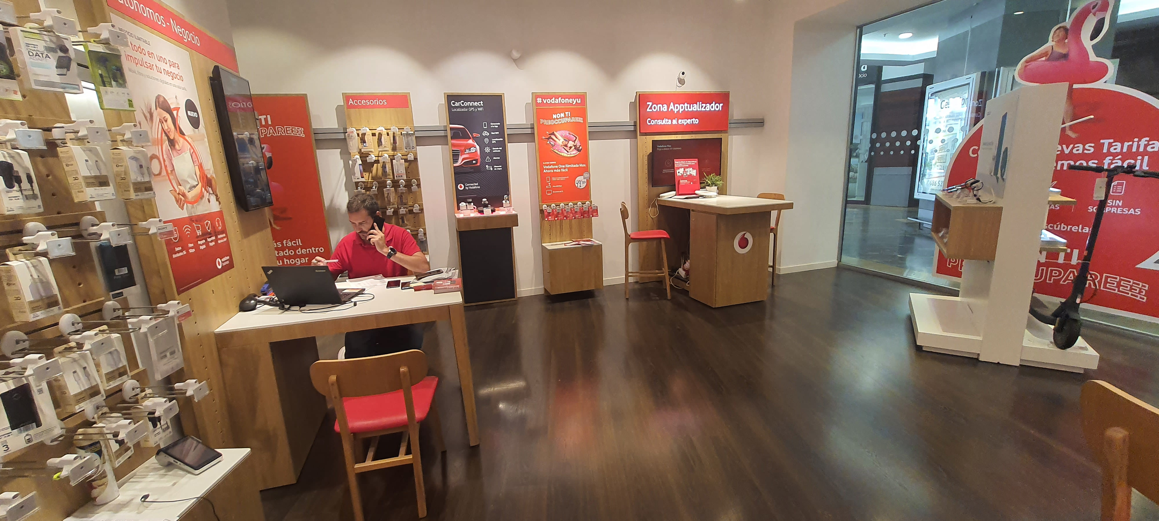 Vodafone Lorca - CC Almenara foto