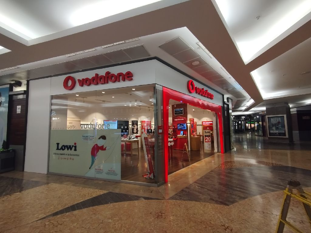 Vodafone Lorca - CC Almenara foto