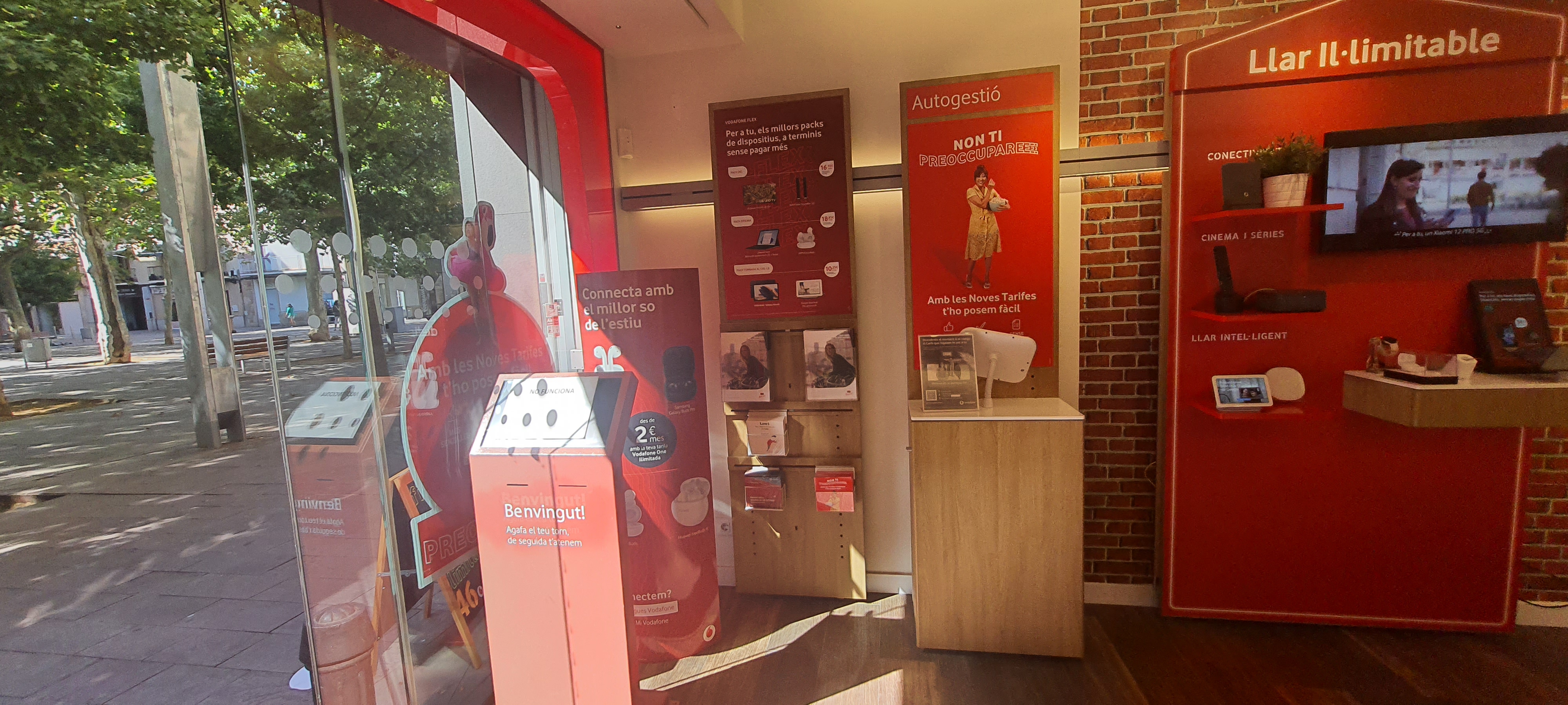 Vodafone Granollers - Corona foto