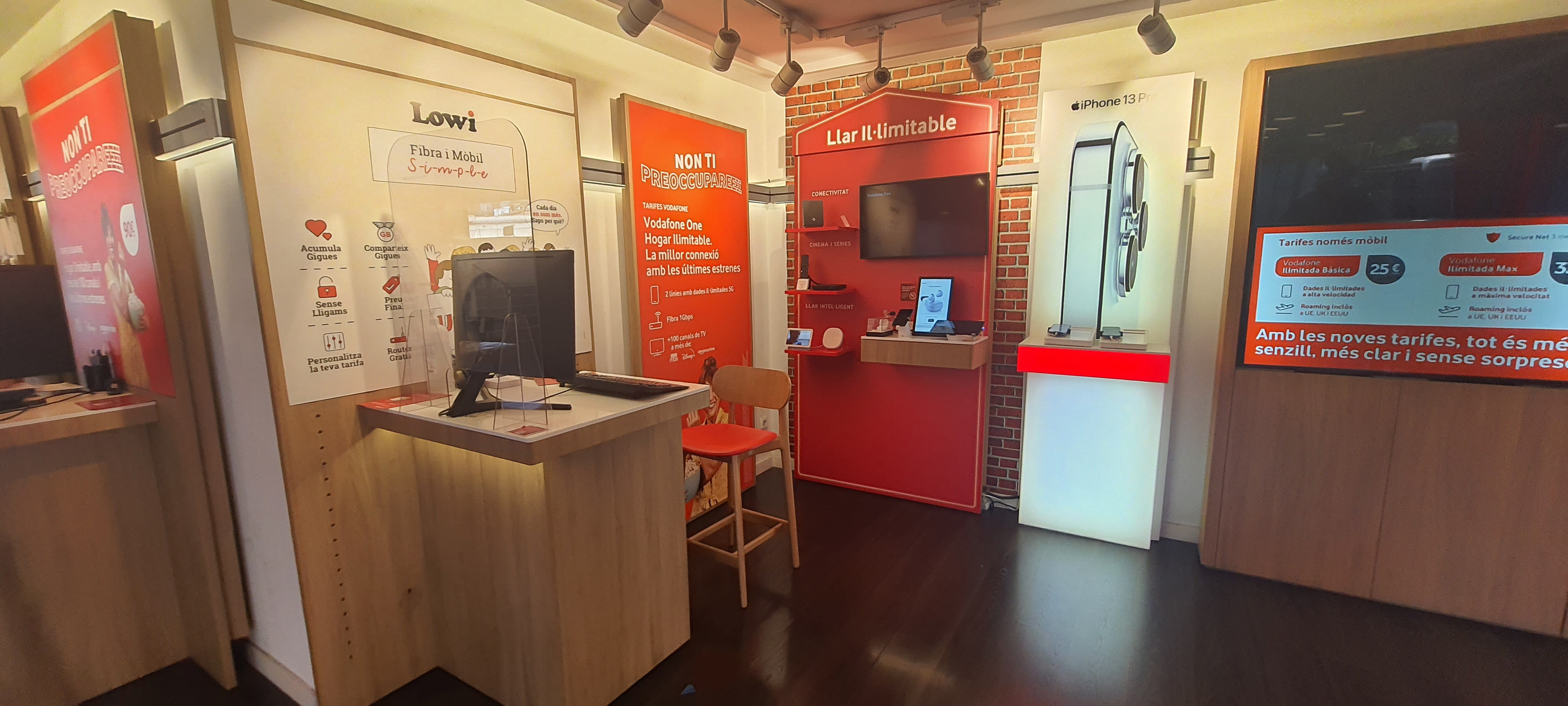 Vodafone Santa Coloma De Gramanet foto