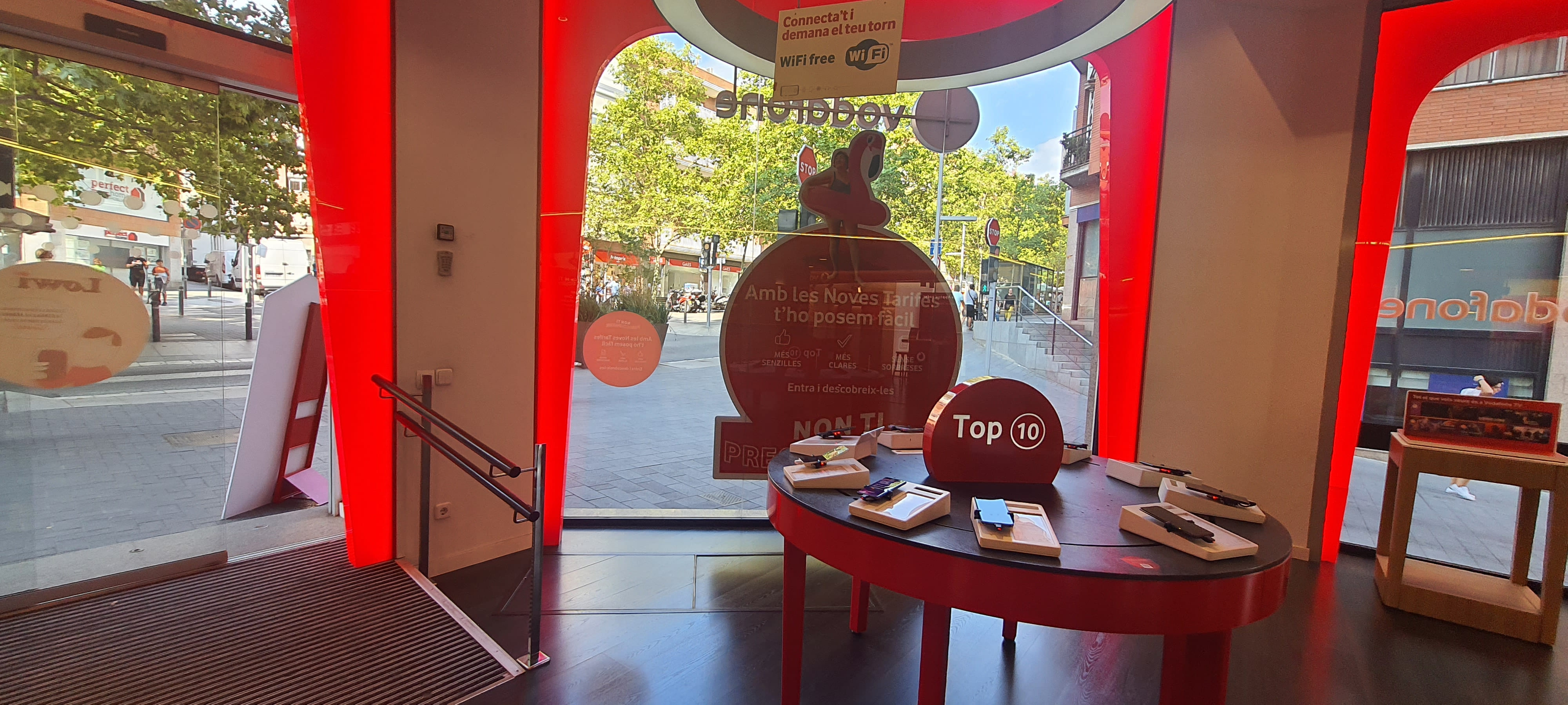 Vodafone Santa Coloma De Gramanet foto