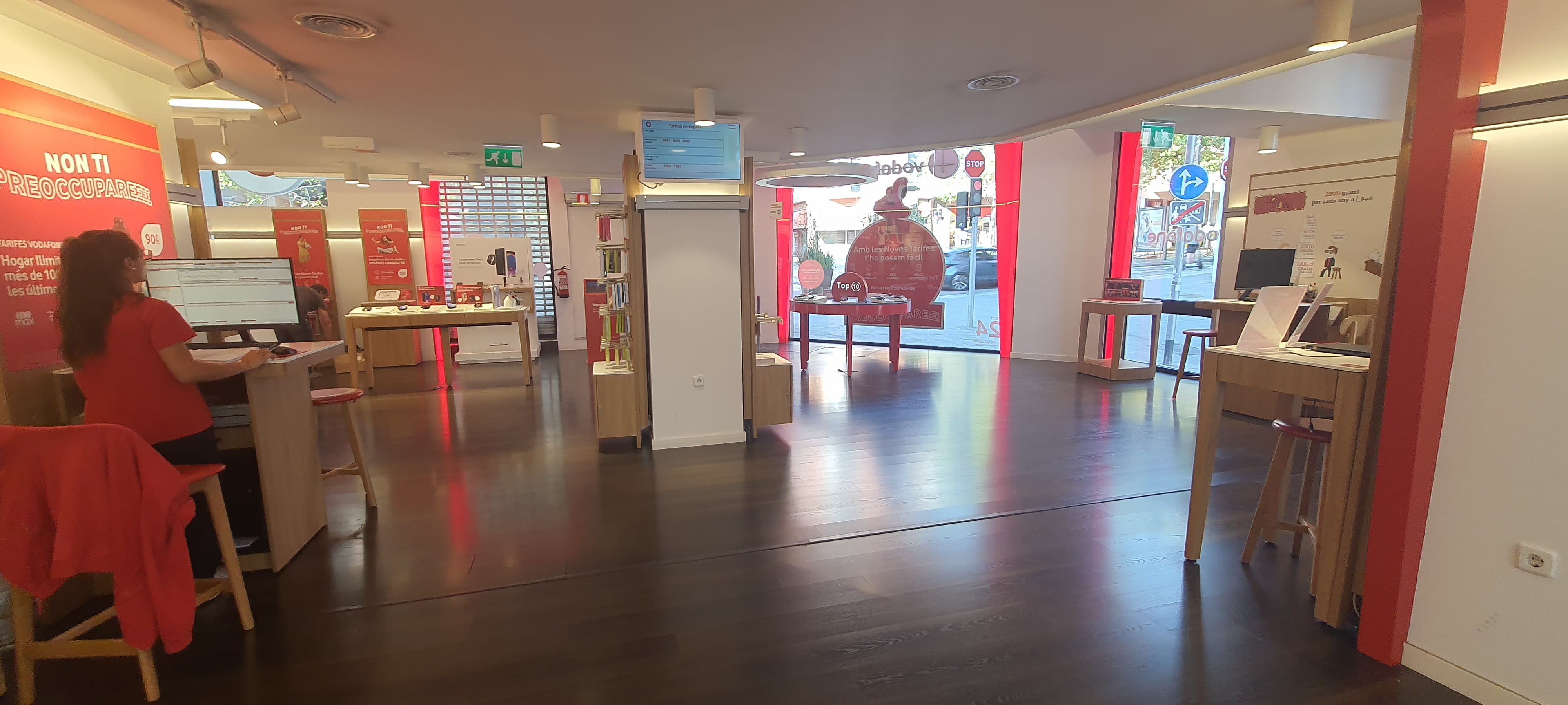 Vodafone Santa Coloma De Gramanet foto