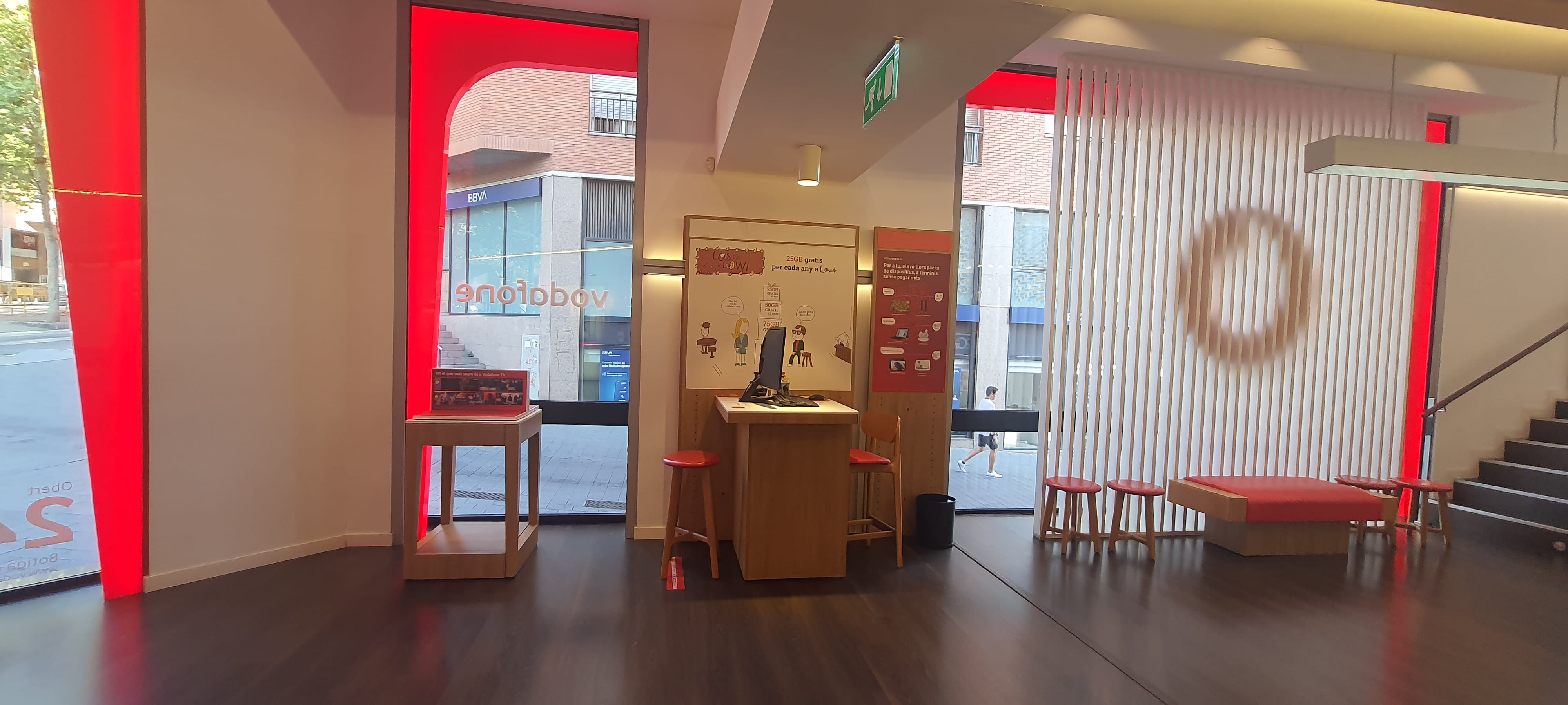 Vodafone Santa Coloma De Gramanet foto