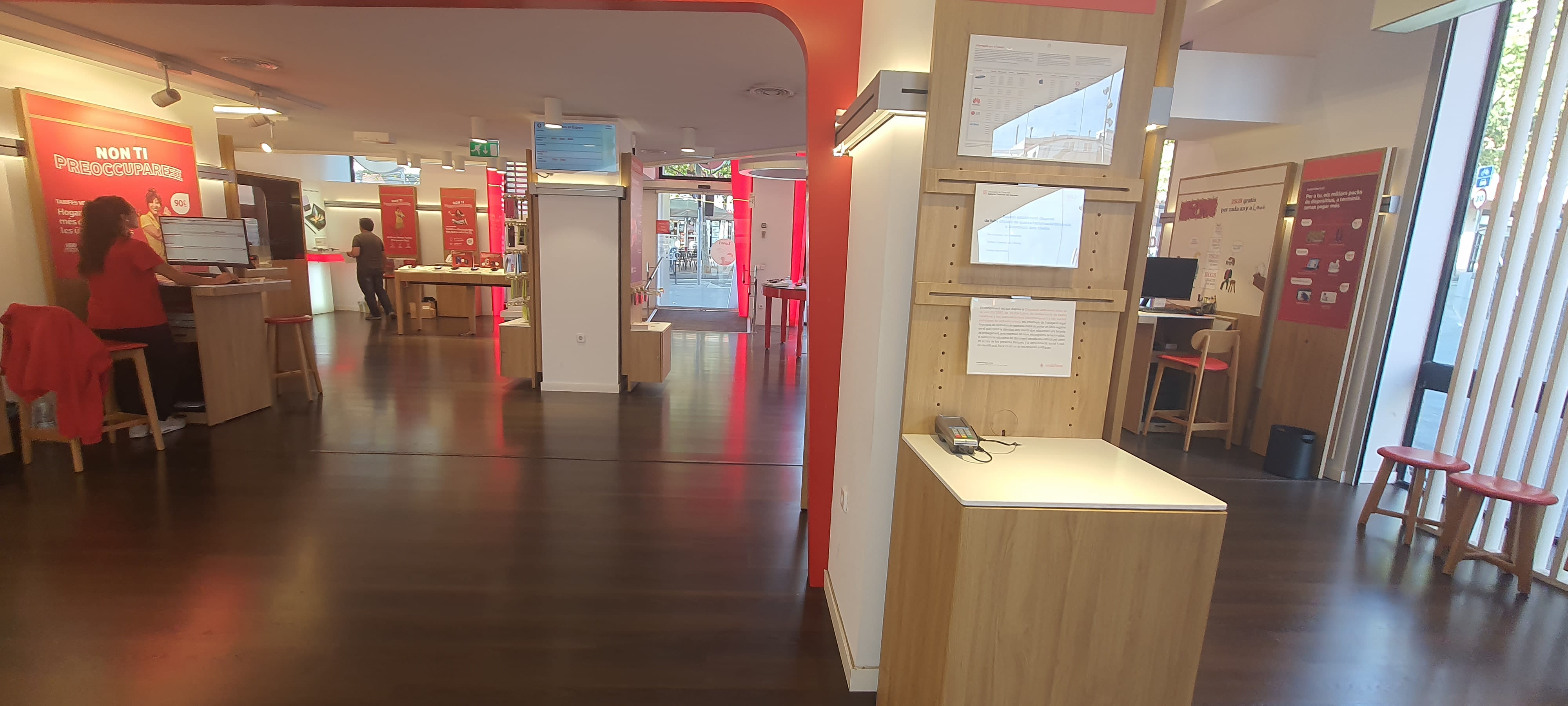 Vodafone Santa Coloma De Gramanet foto