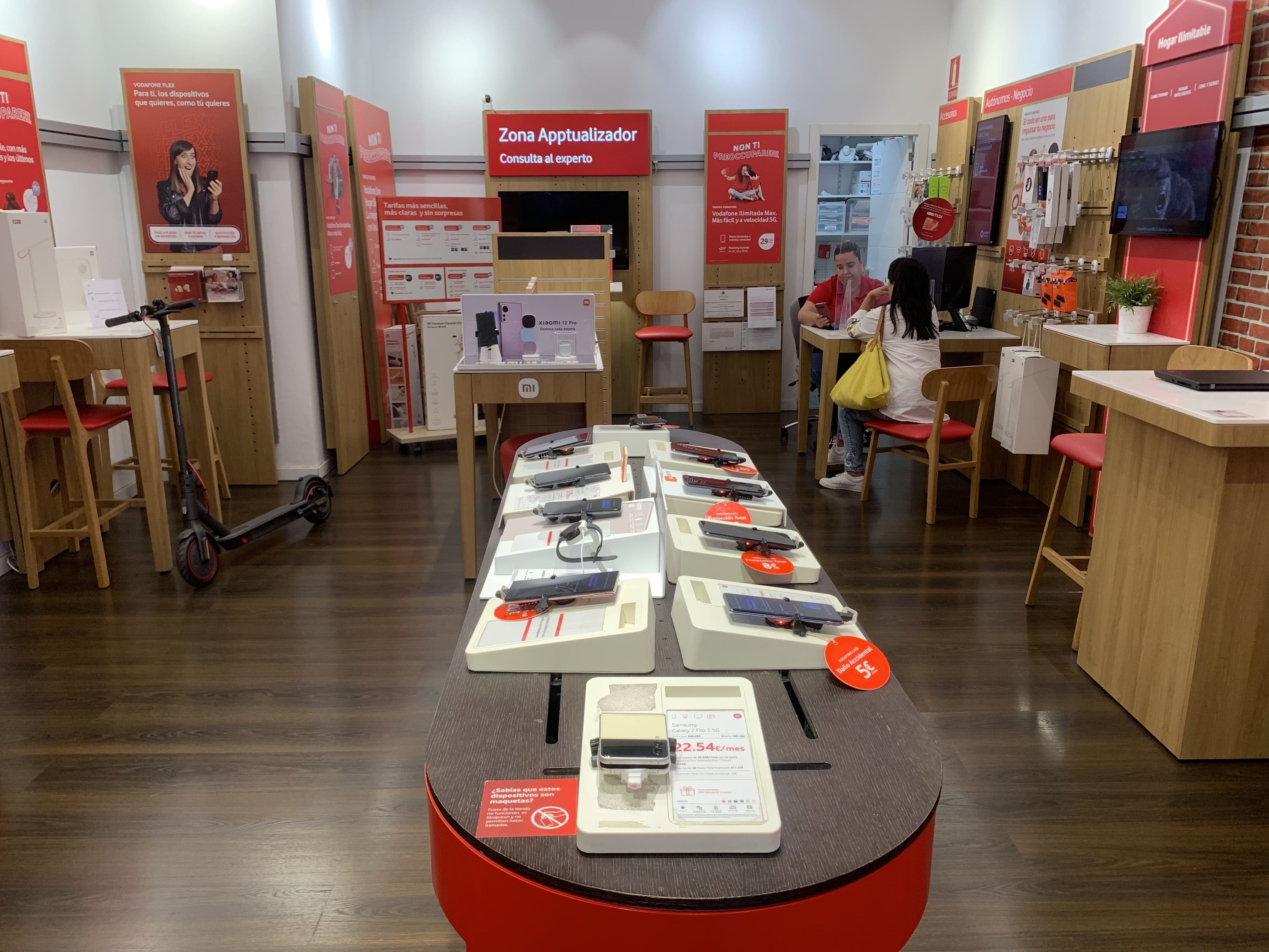 Vodafone Tenerife - CC Meridiano foto