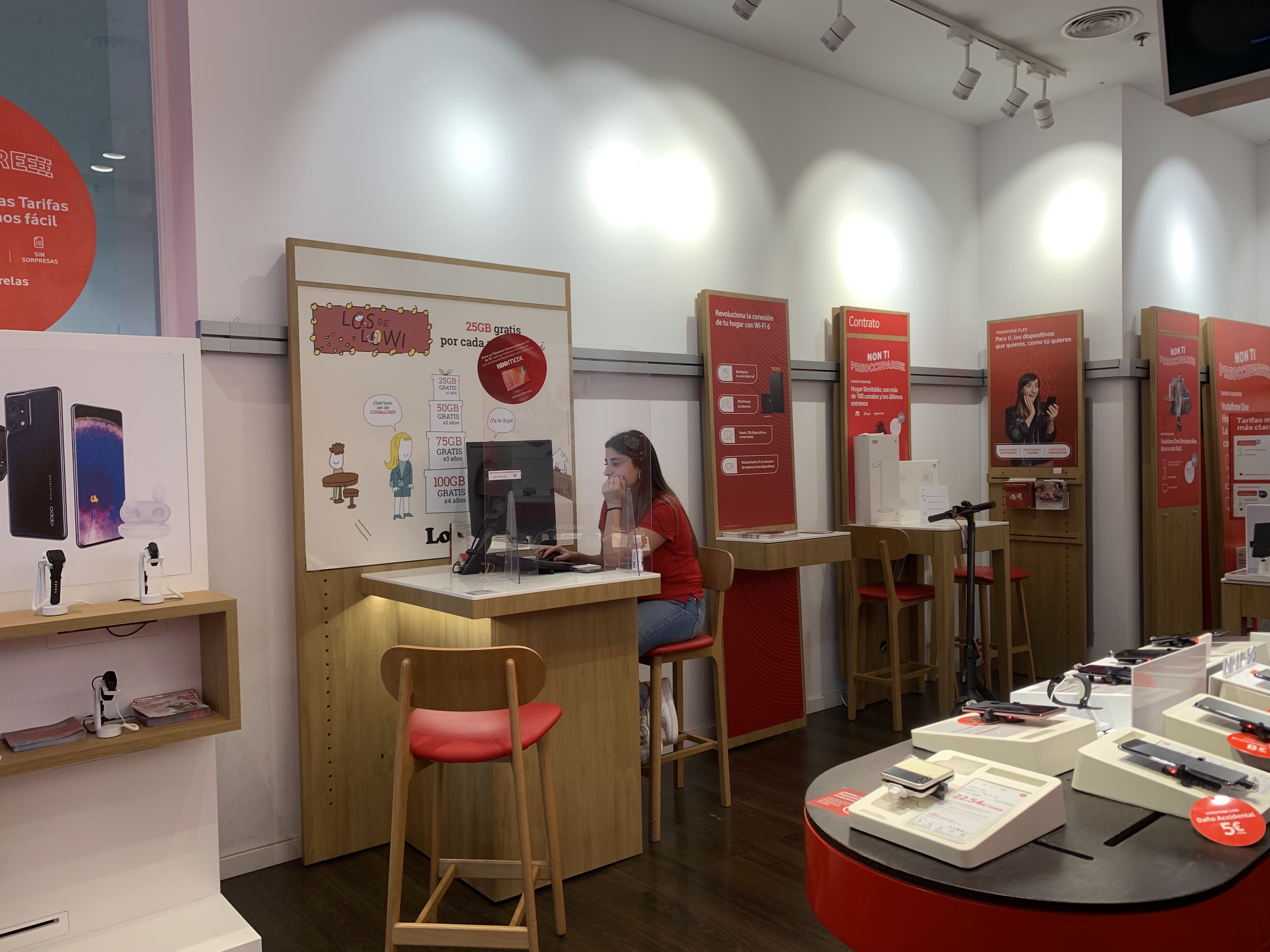 Vodafone Tenerife - CC Meridiano foto