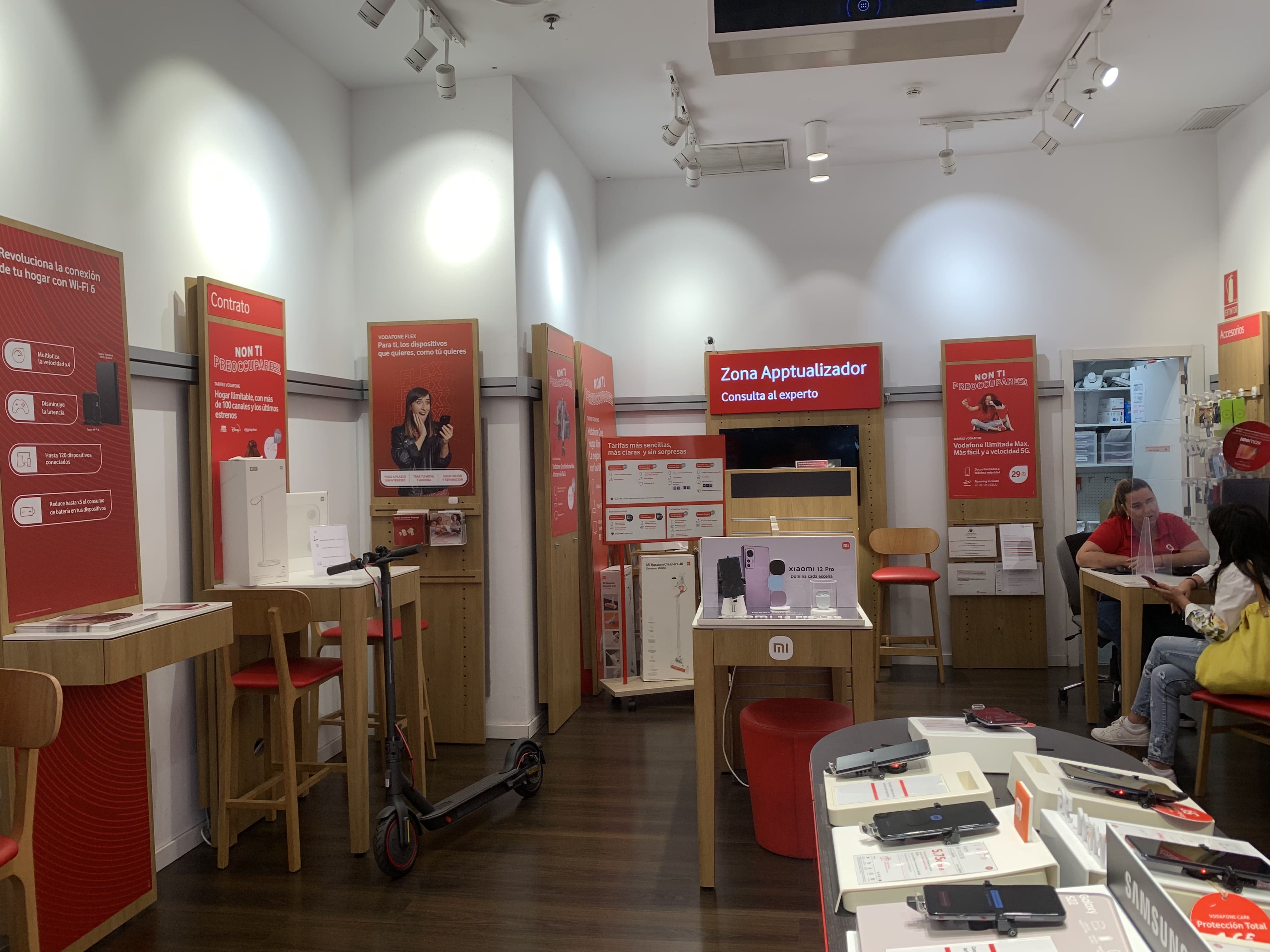 Vodafone Tenerife - CC Meridiano foto