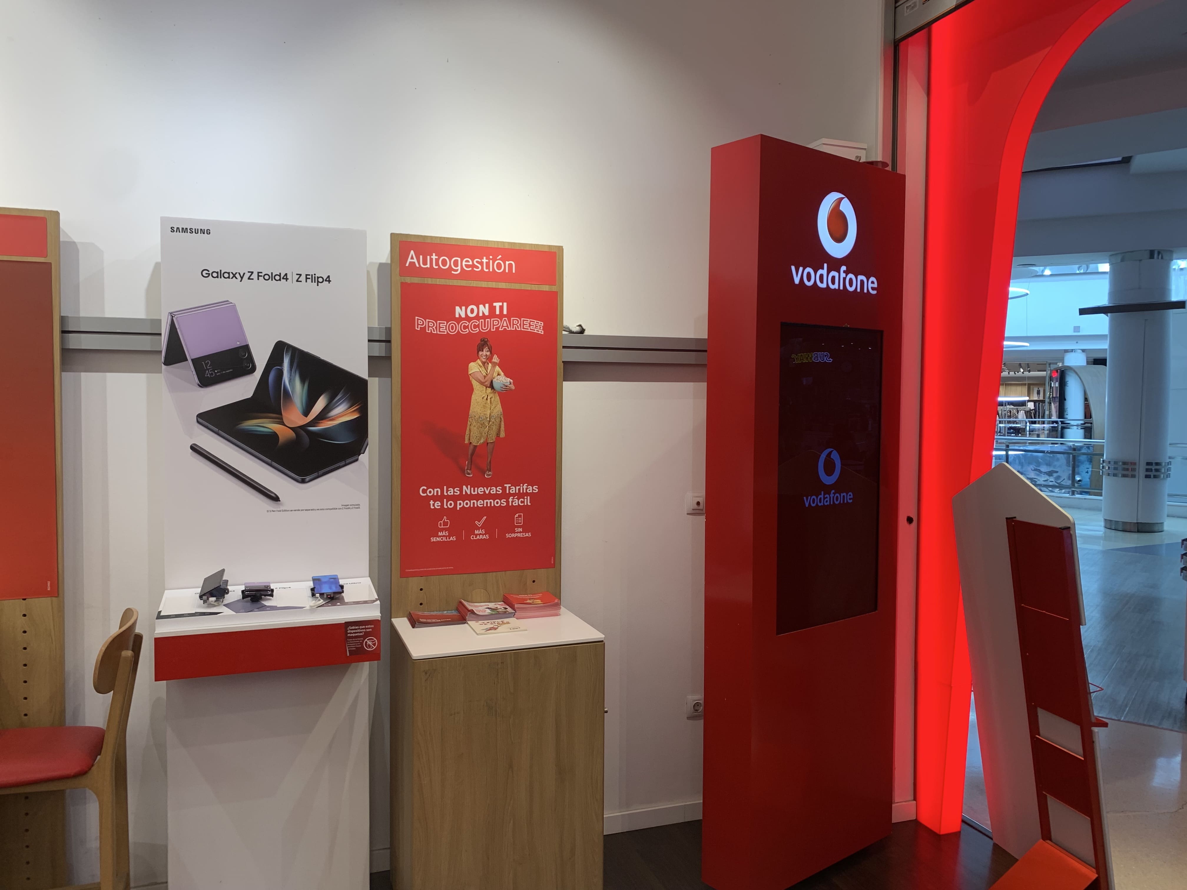 Vodafone Tenerife - CC Meridiano foto