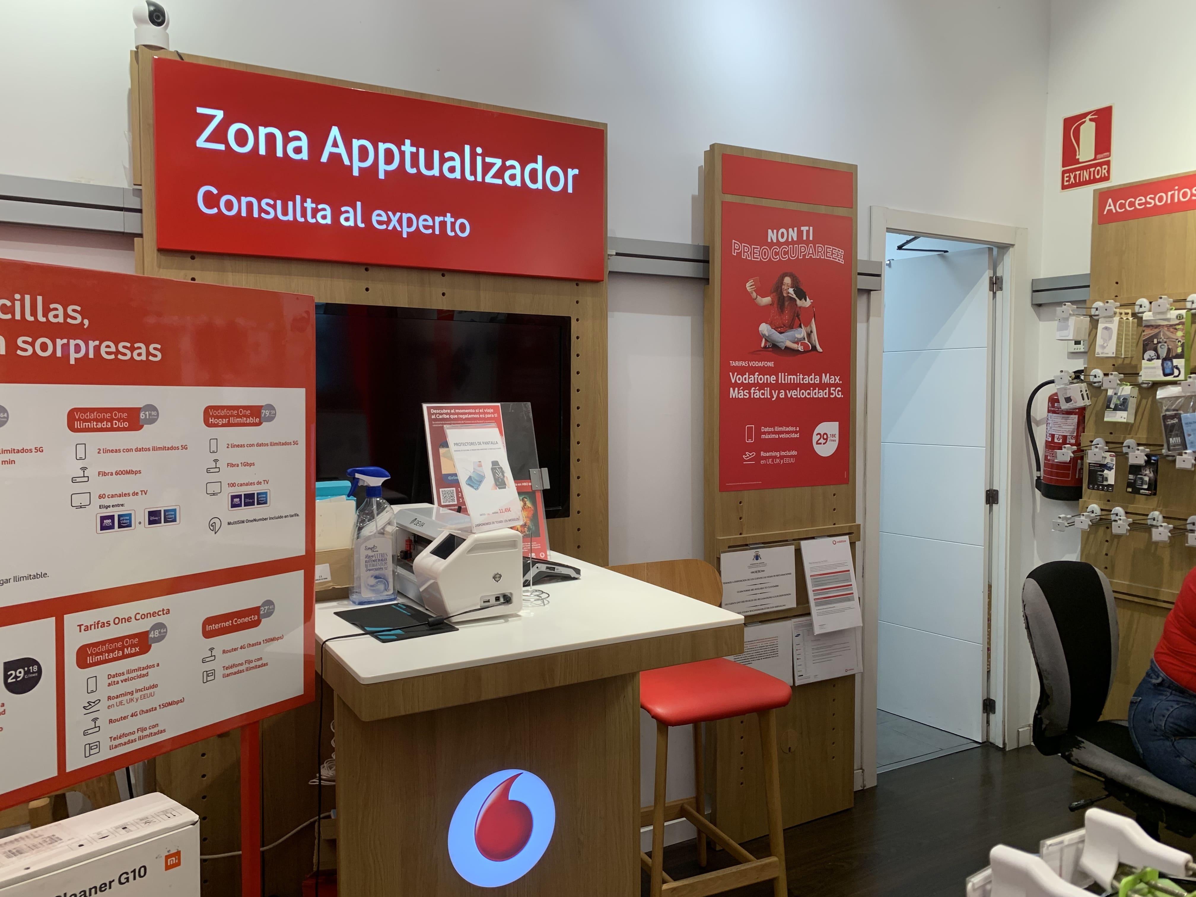 Vodafone Tenerife - CC Meridiano foto