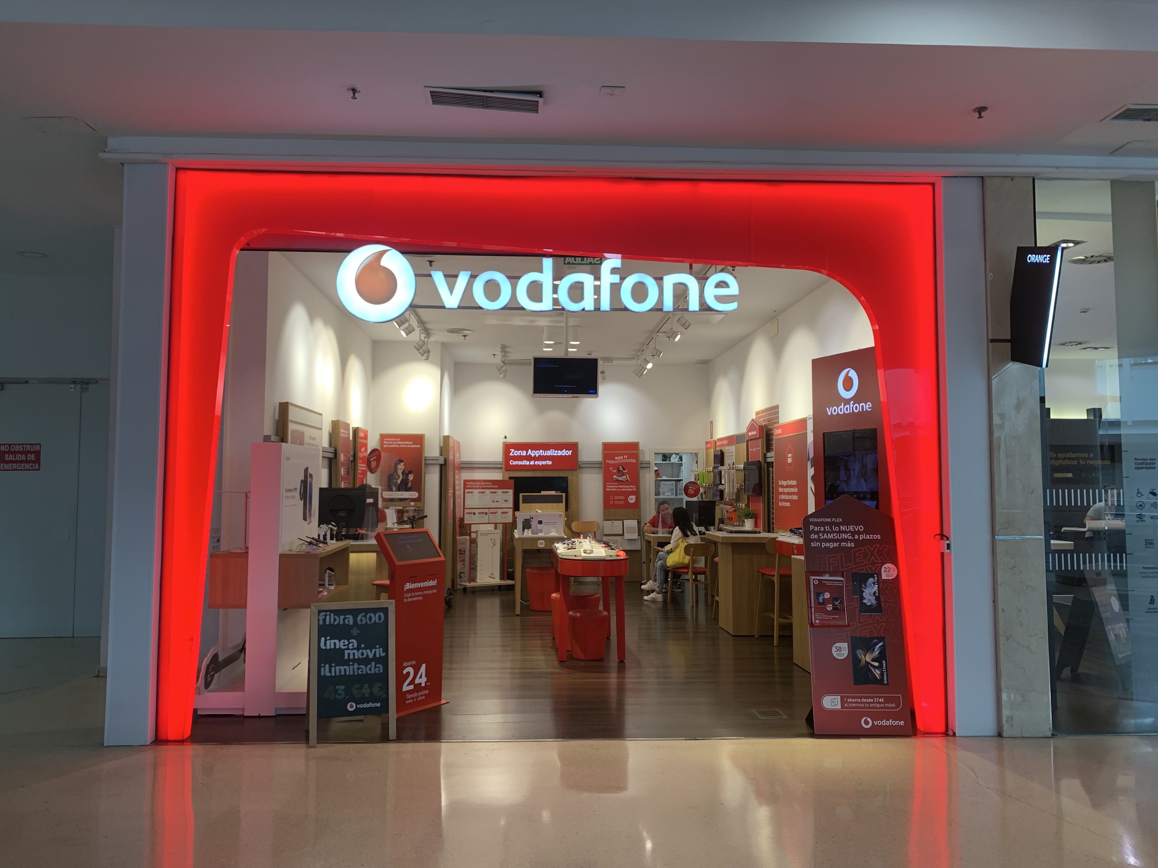 Vodafone Tenerife - CC Meridiano