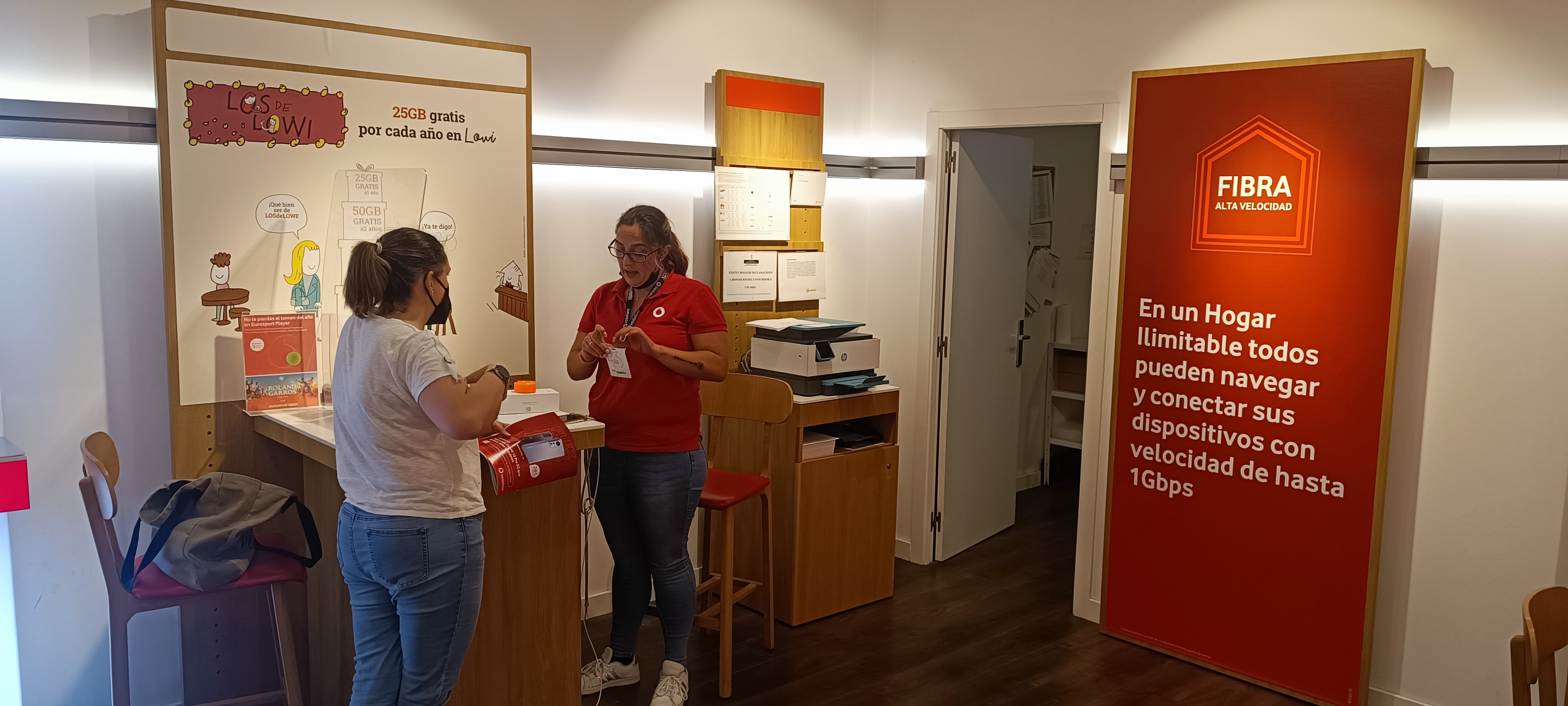 Vodafone El Entrego - CC Valle del Nalón foto