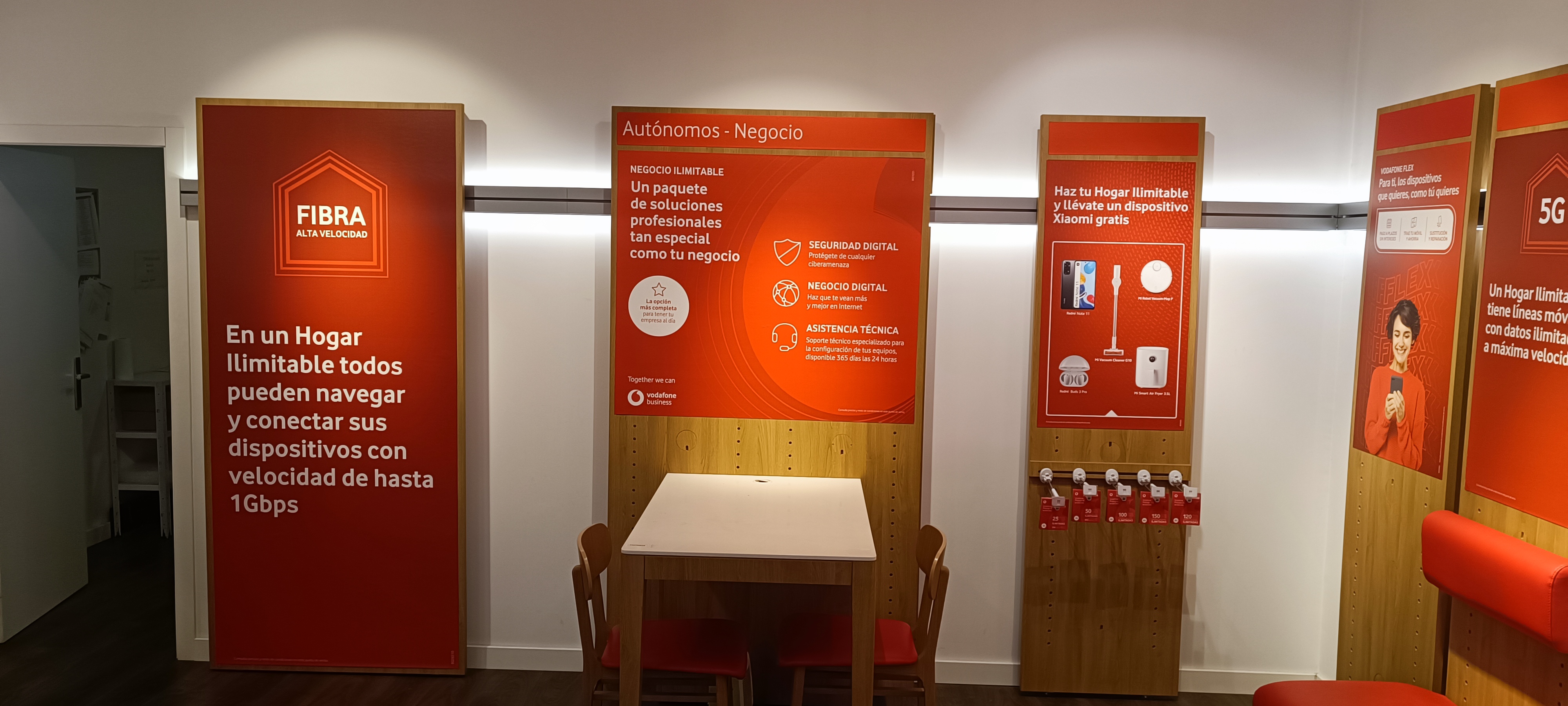 Vodafone El Entrego - CC Valle del Nalón foto