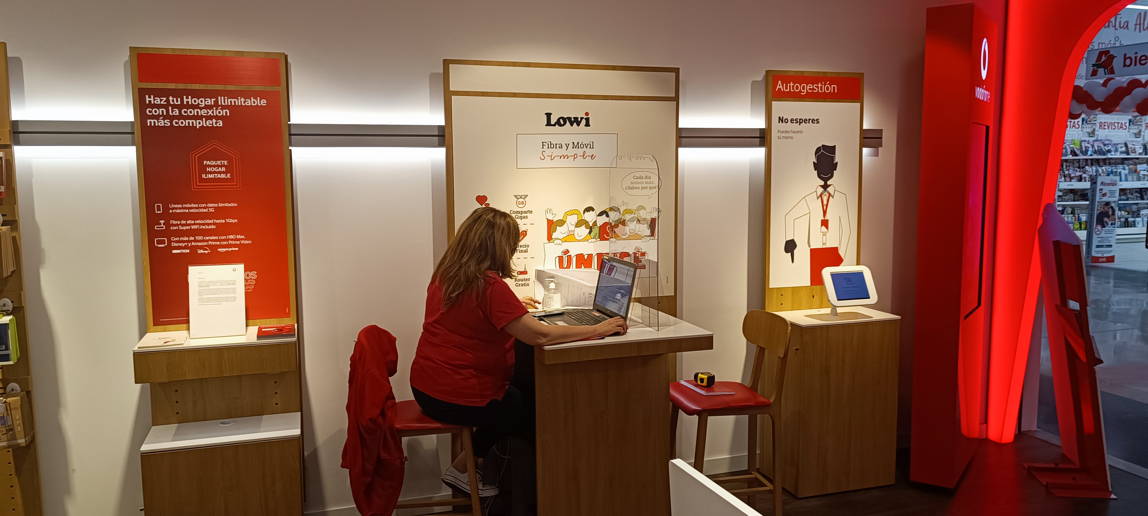 Vodafone El Entrego - CC Valle del Nalón foto
