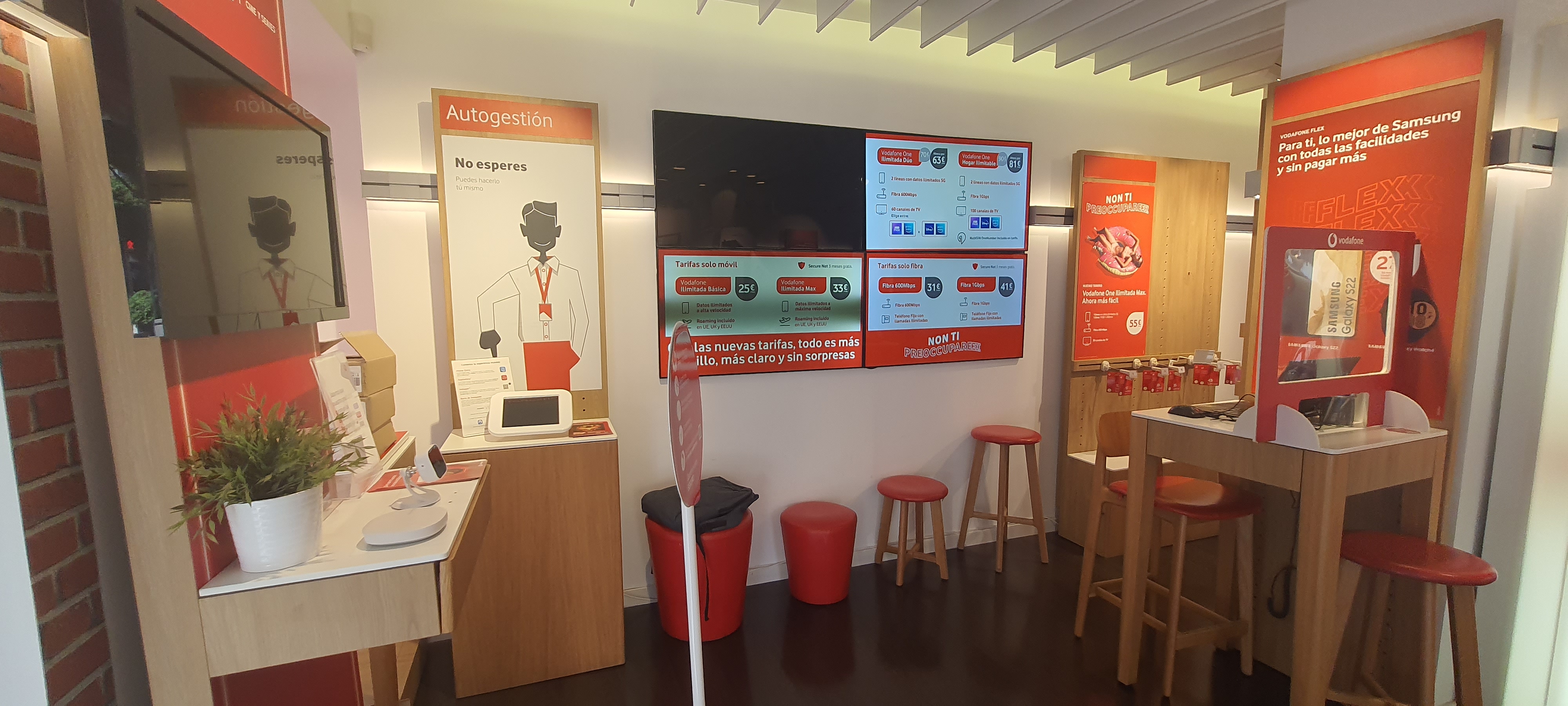 Vodafone Paseo De Almería foto
