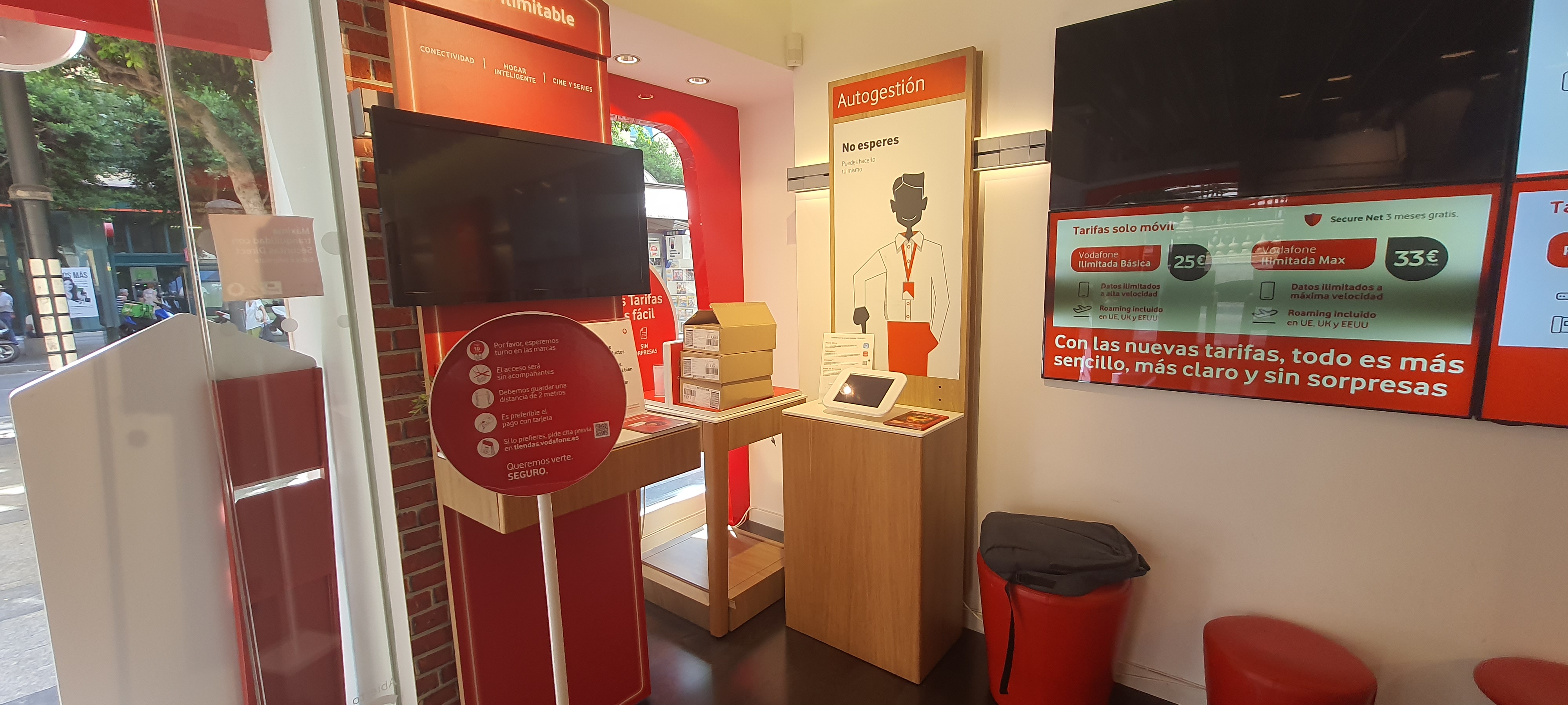 Vodafone Paseo De Almería foto