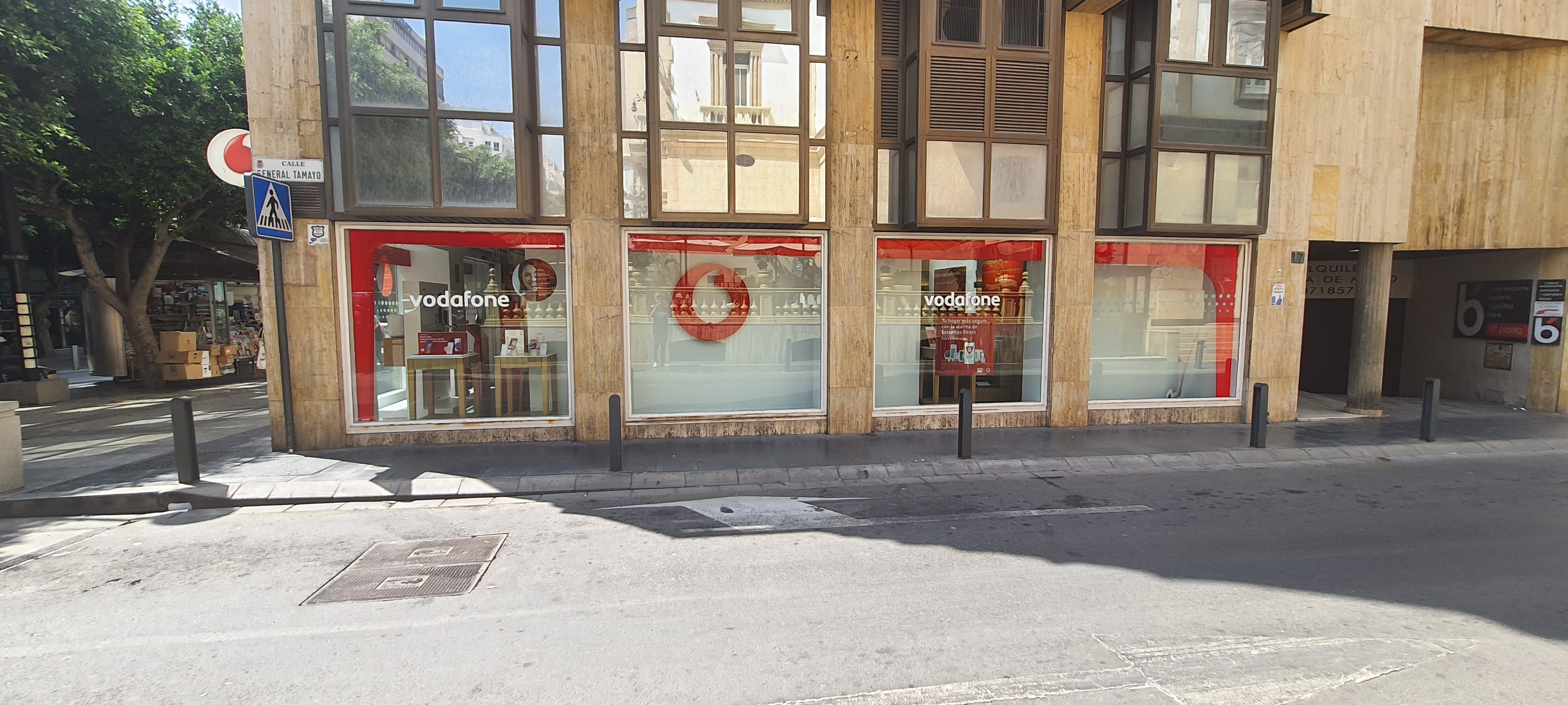 Vodafone Paseo De Almería foto