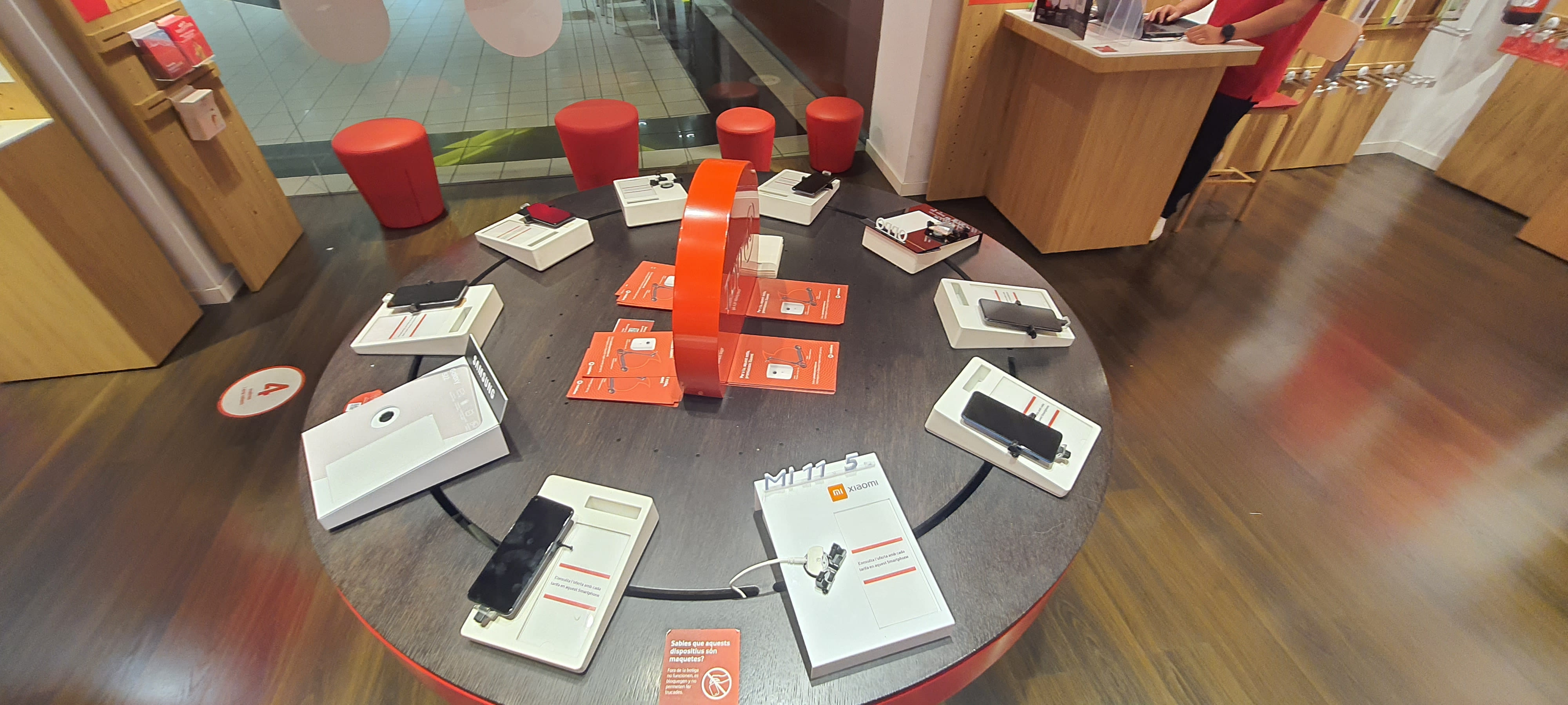 Vodafone Terrassa - CC Carrefour foto